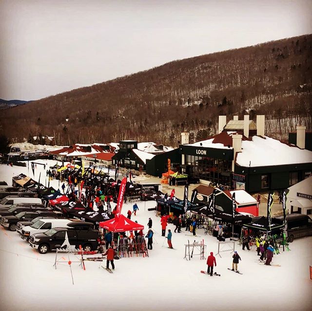 Another Loon Demo in the books! ❄️
Huge shout out to all the New England reps, technicians and shops that came out and made it another awesome event!
#loondemo #wetestitsoyoucantrustit 
@atomicski @salomonfreeski @elanskis @fischerski @oakleyskiing @