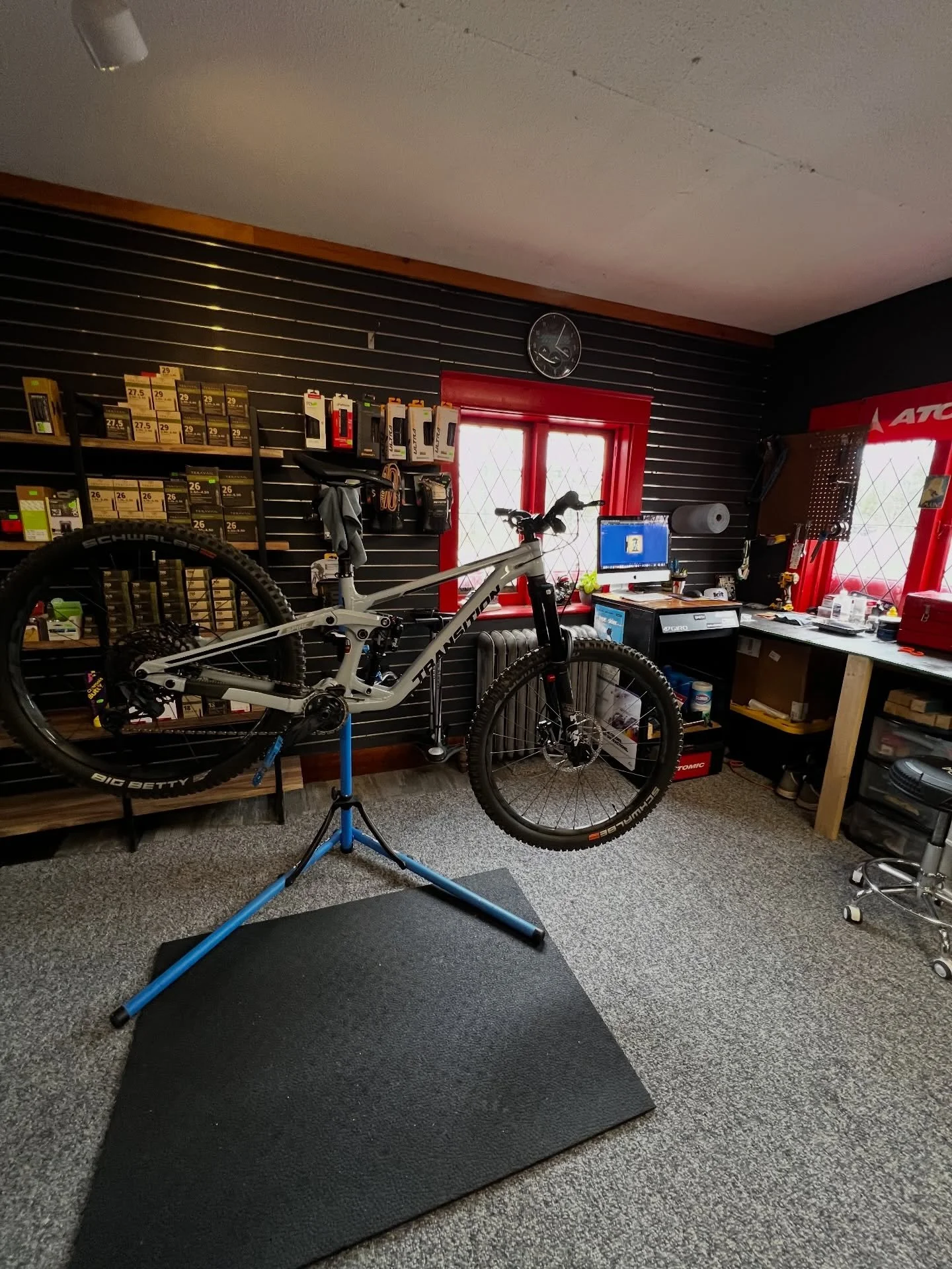 Whether you need a quick fix or a complete tune up, stop in, we are all set up for bike season! 🚲
Quick turnarounds and reasonable rates