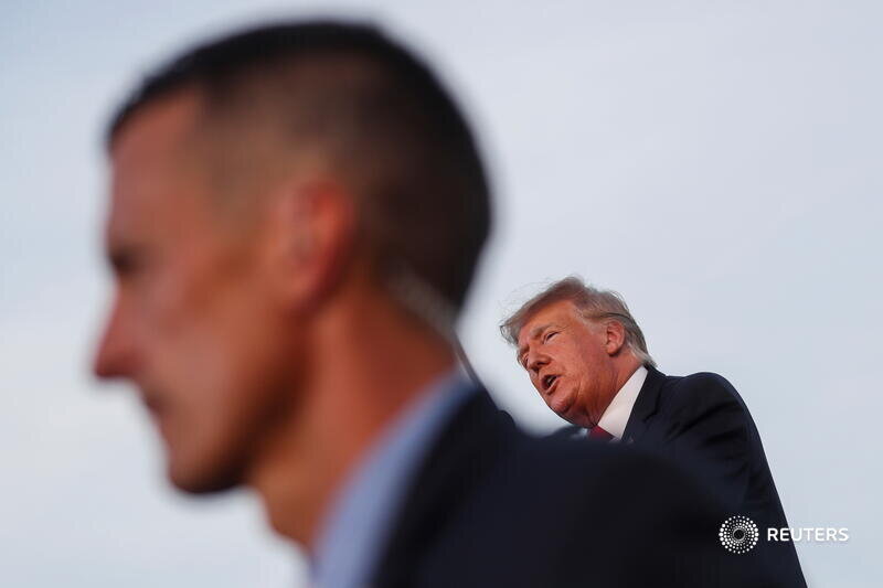  Former U.S. President Donald Trump speaks during his first post-presidency campaign rally at the Lorain County Fairgrounds in Wellington, Ohio, U.S., June 26, 2021. REUTERS/Shannon Stapleton 