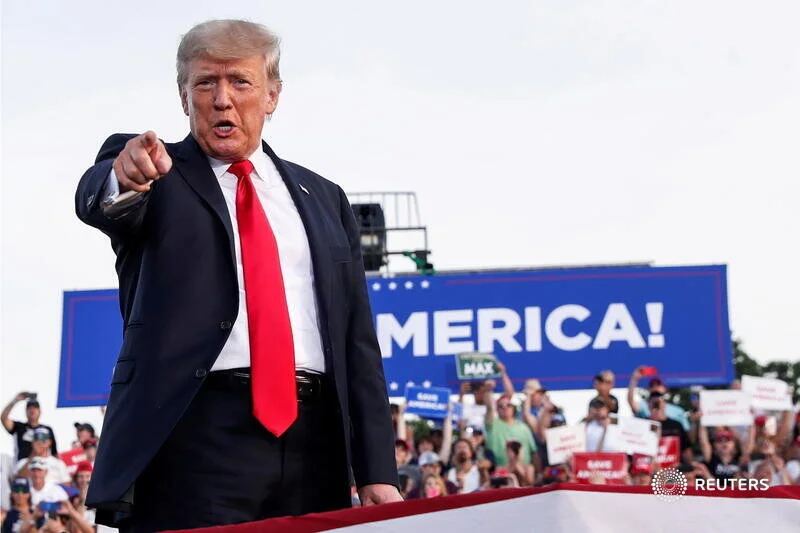  Former U.S. President Donald Trump reacts at his first post-presidency campaign rally at the Lorain County Fairgrounds in Wellington, Ohio, U.S., June 26, 2021. REUTERS/Shannon Stapleton     TPX IMAGES OF THE DAY 