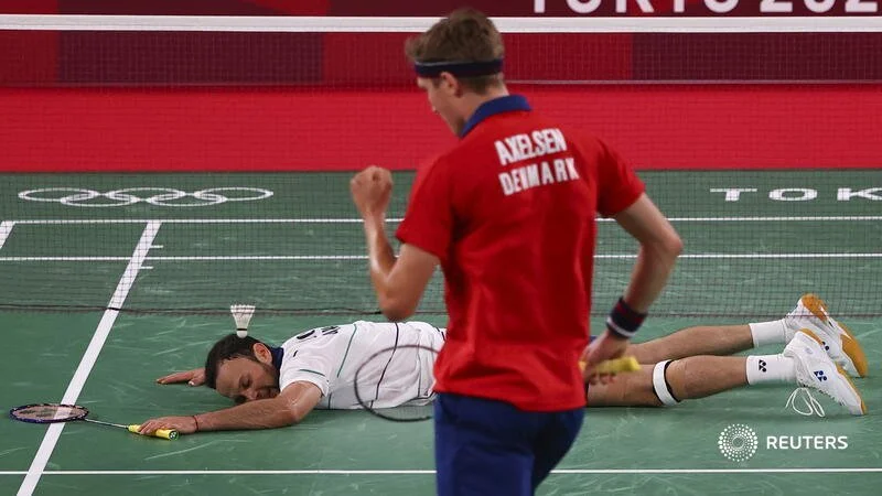 Tokyo 2020 Olympics - Badminton - Men's Singles - Semifinal - MFS - Musashino Forest Sport Plaza, Tokyo, Japan – August 1, 2021.  Viktor Axelsen of Denmark reacts during the match against Kevin Cordon of Guatemala. REUTERS/Hamad I Mohammed 