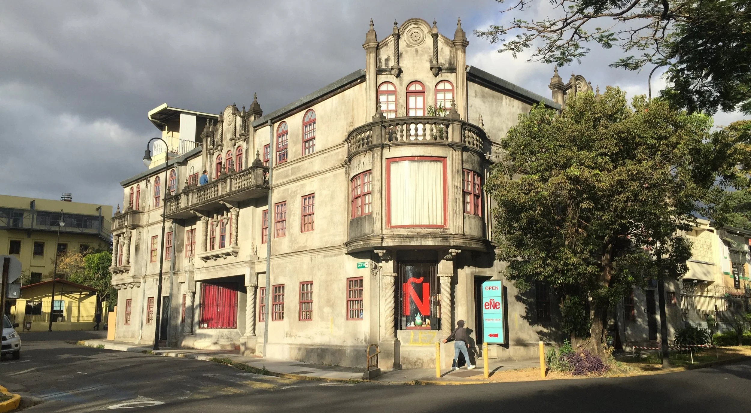 5 Selfies you can take in Costa Rica that'll boost your profile