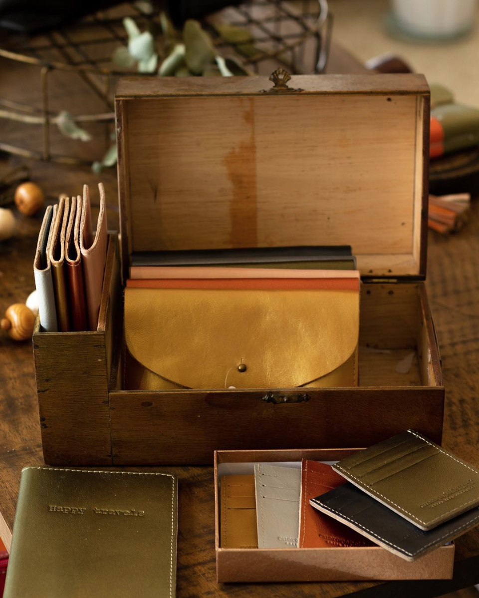 @Cueropapelytijera get their beautiful products