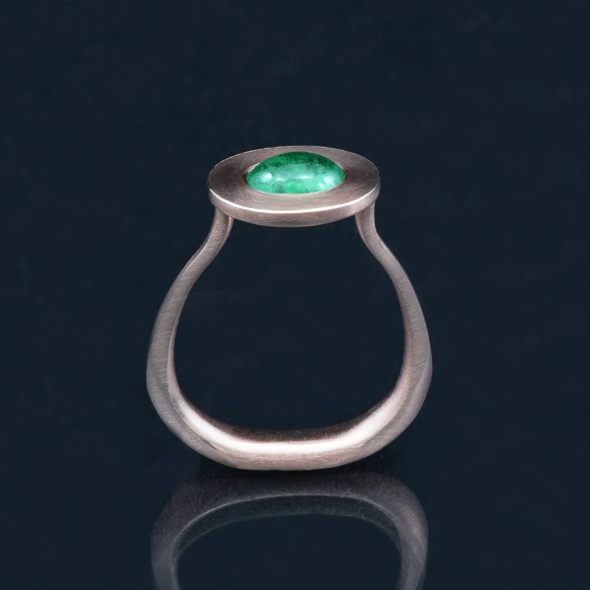Turgor+ring+18ct+front+standing.jpg