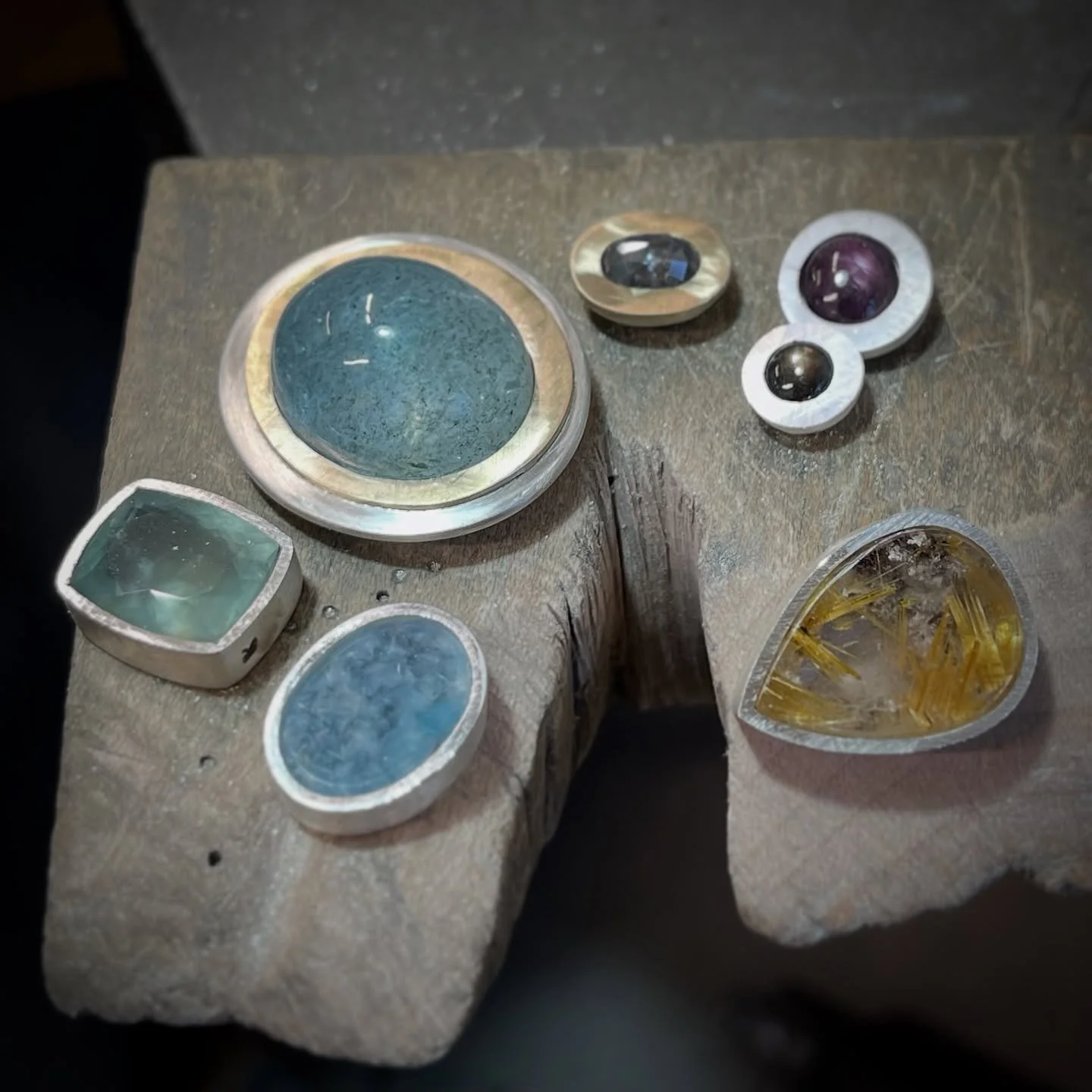 Ooooo I haven&rsquo;t done one of these for a while! A little end of week roundup on my #benchpeg pieces - in process&hellip;&hellip;.. busy making lots of new pieces for my first show of the year @thesussexguild show in Henfield 18 - 19 April💥 Sign