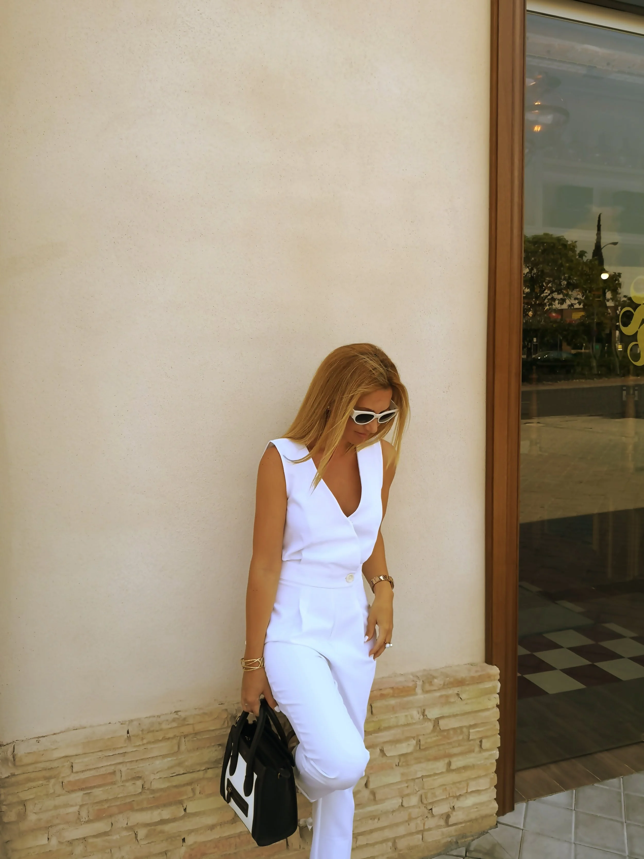 WHITE JUMPSUIT/ MONO BLANCO