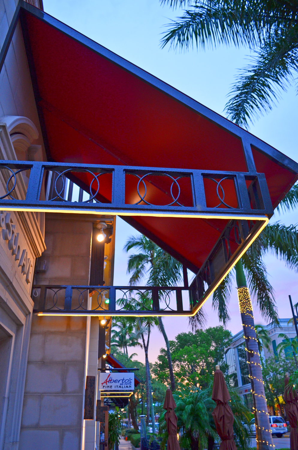 Venetian-style Window Awning with Incorporated Lighting