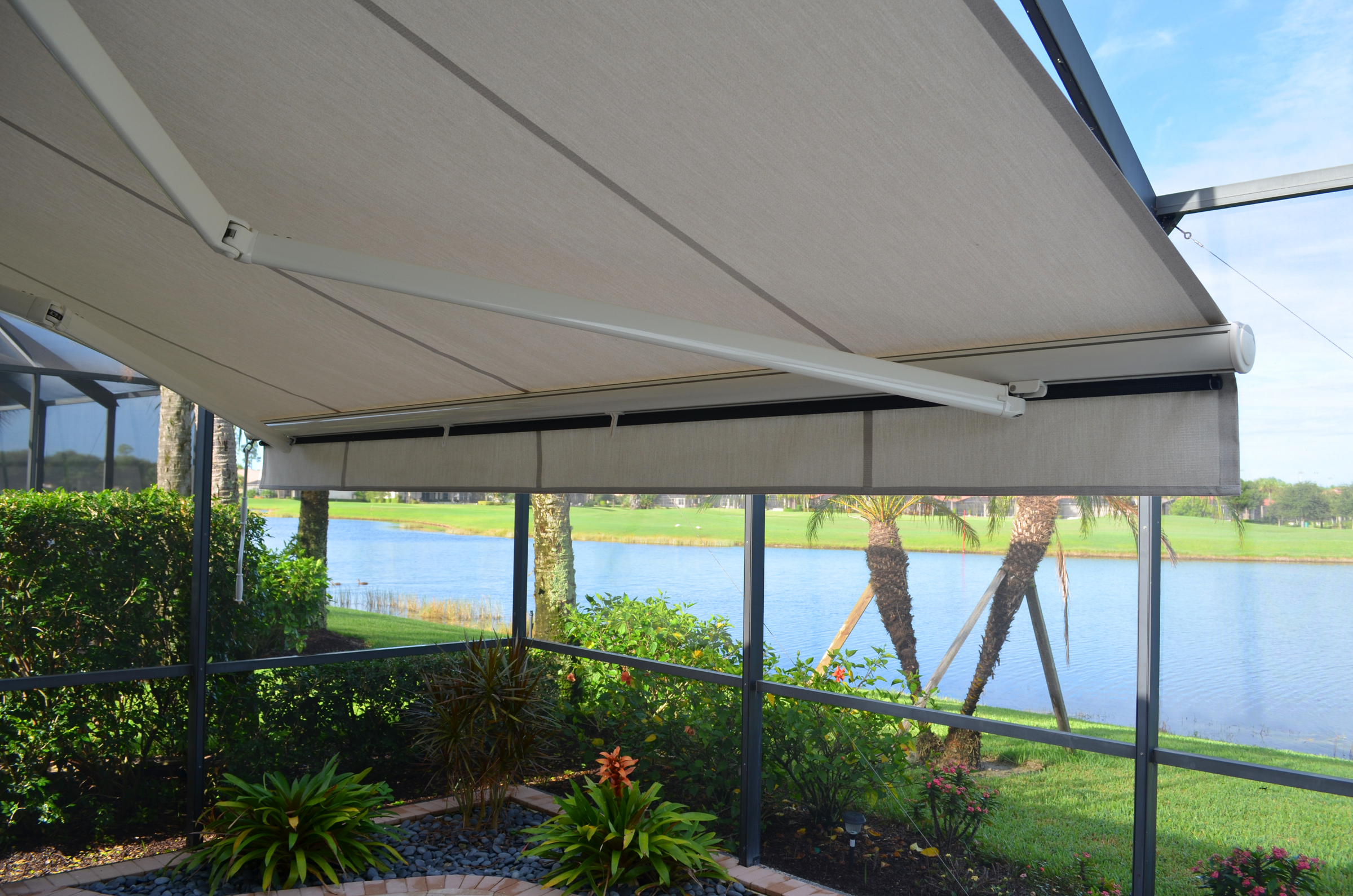 retractable_awning_02.jpg