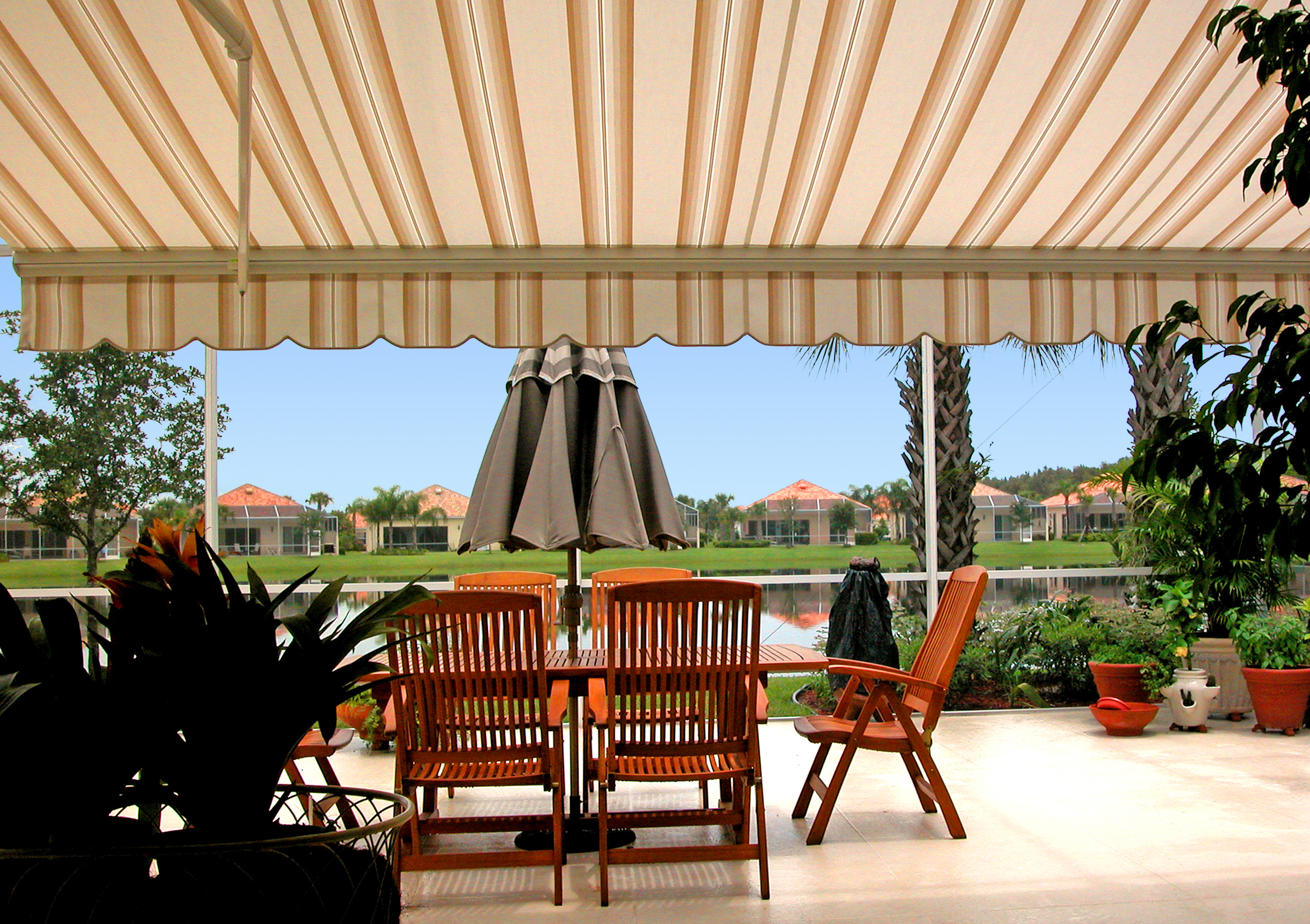 retractable_awning_06.jpg