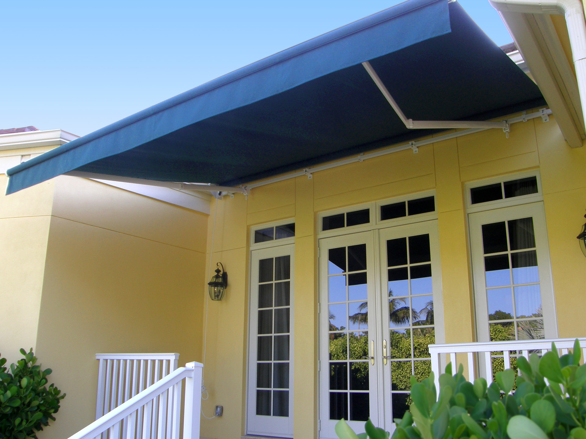 retractable_awning_09.jpg