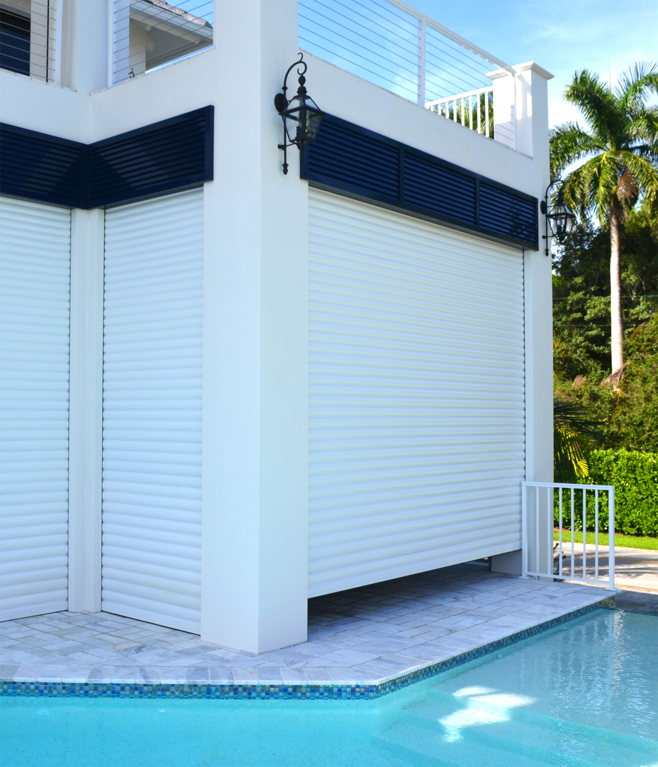 storm_roll_shutters_built-in_01.jpg