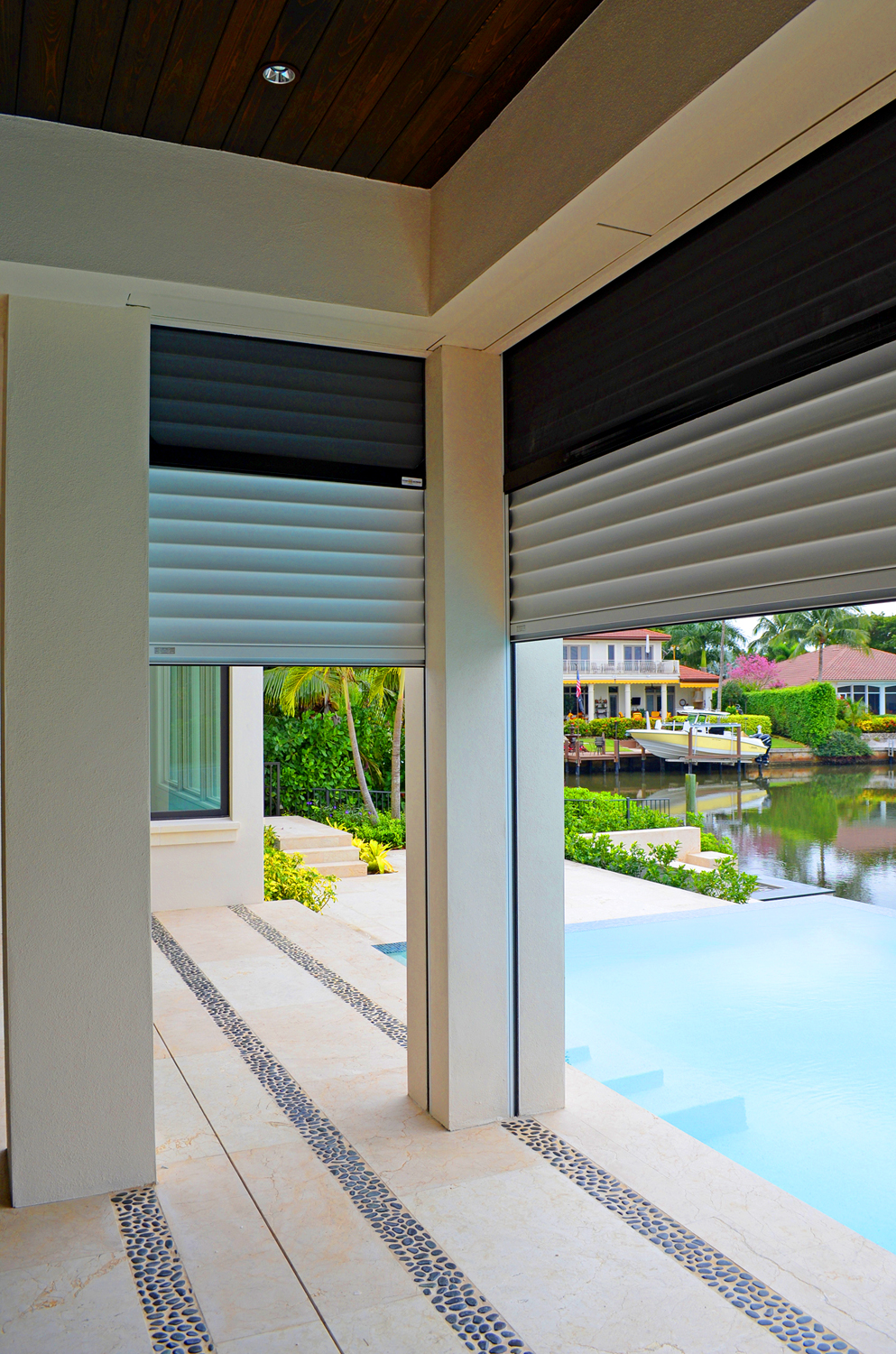 storm_roll_shutters_built-in_12.jpg