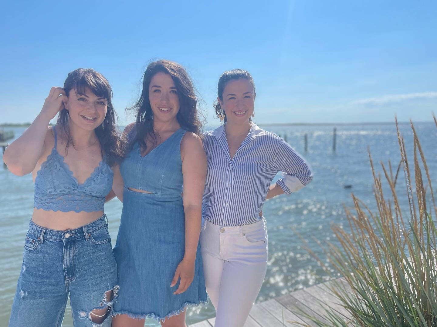Scouting new film locations. And yes, we picked a beach ☀️🌊🌴 

📸: @katemied 
#lifesabeach #womenownedbusiness #femalefilmmakerfriday #womeninfilm #producerlife
