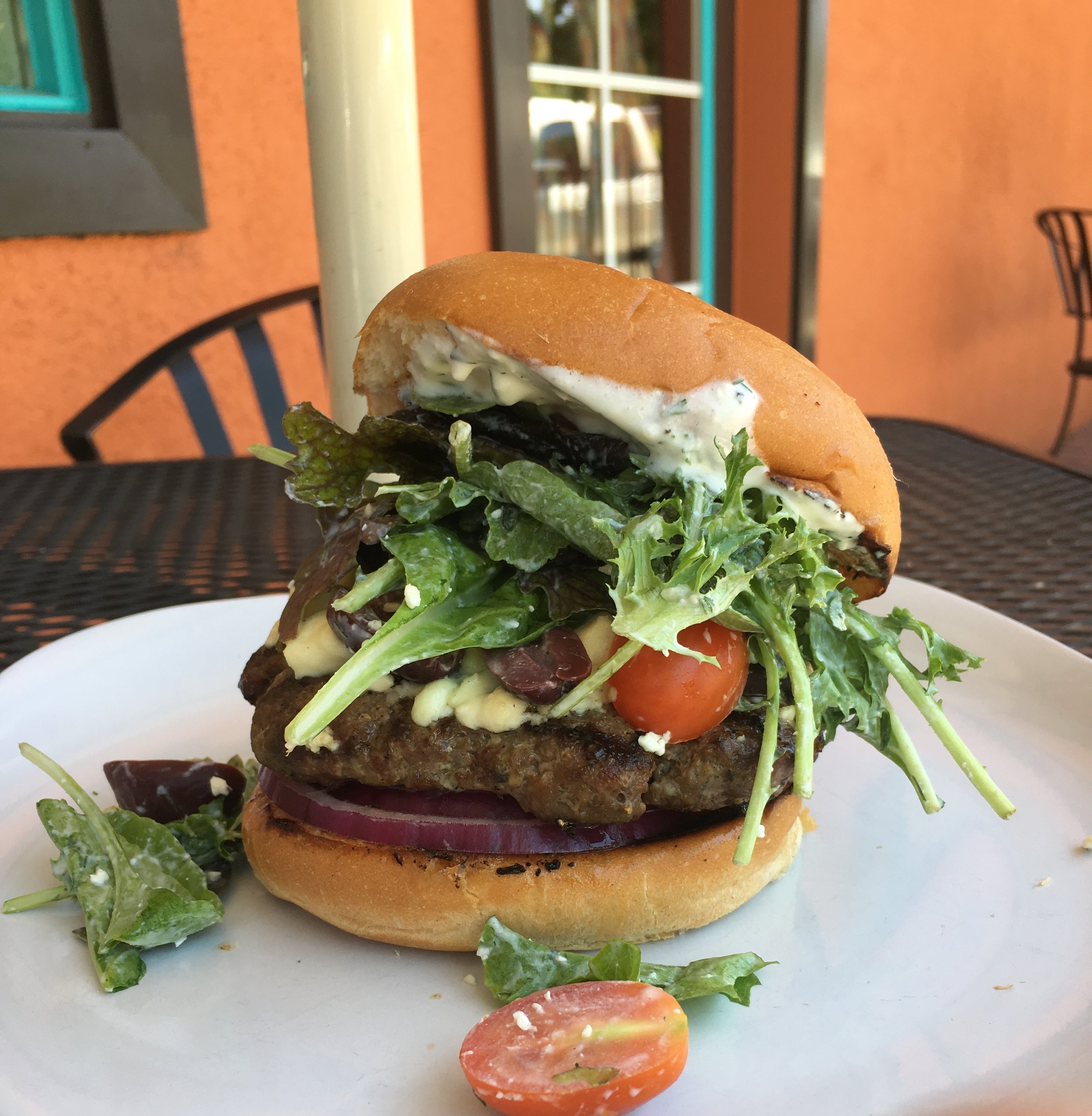 Mediteranena Burger.jpg
