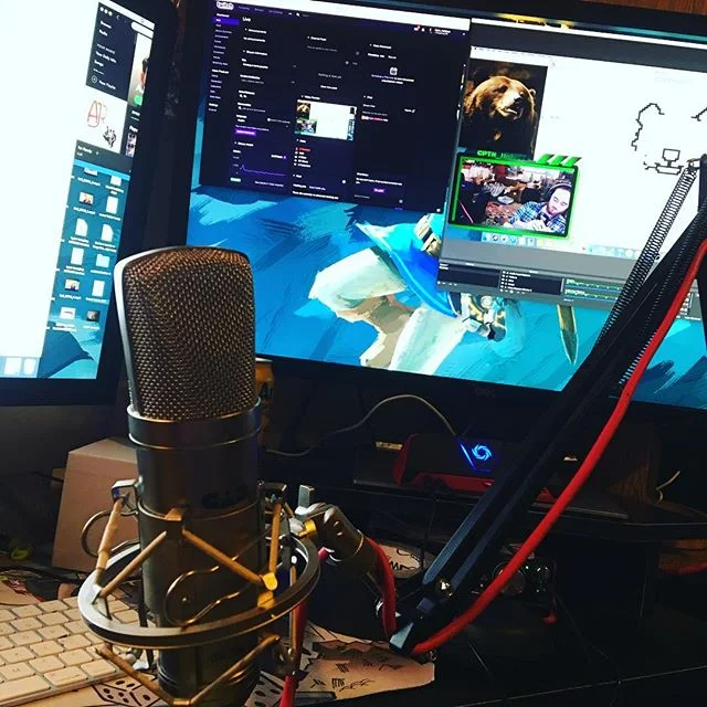Going live! Join me as I work on some art for my channel! Going to play some games later. Twitch.tv/cptn_hobbes #twitchstreamer