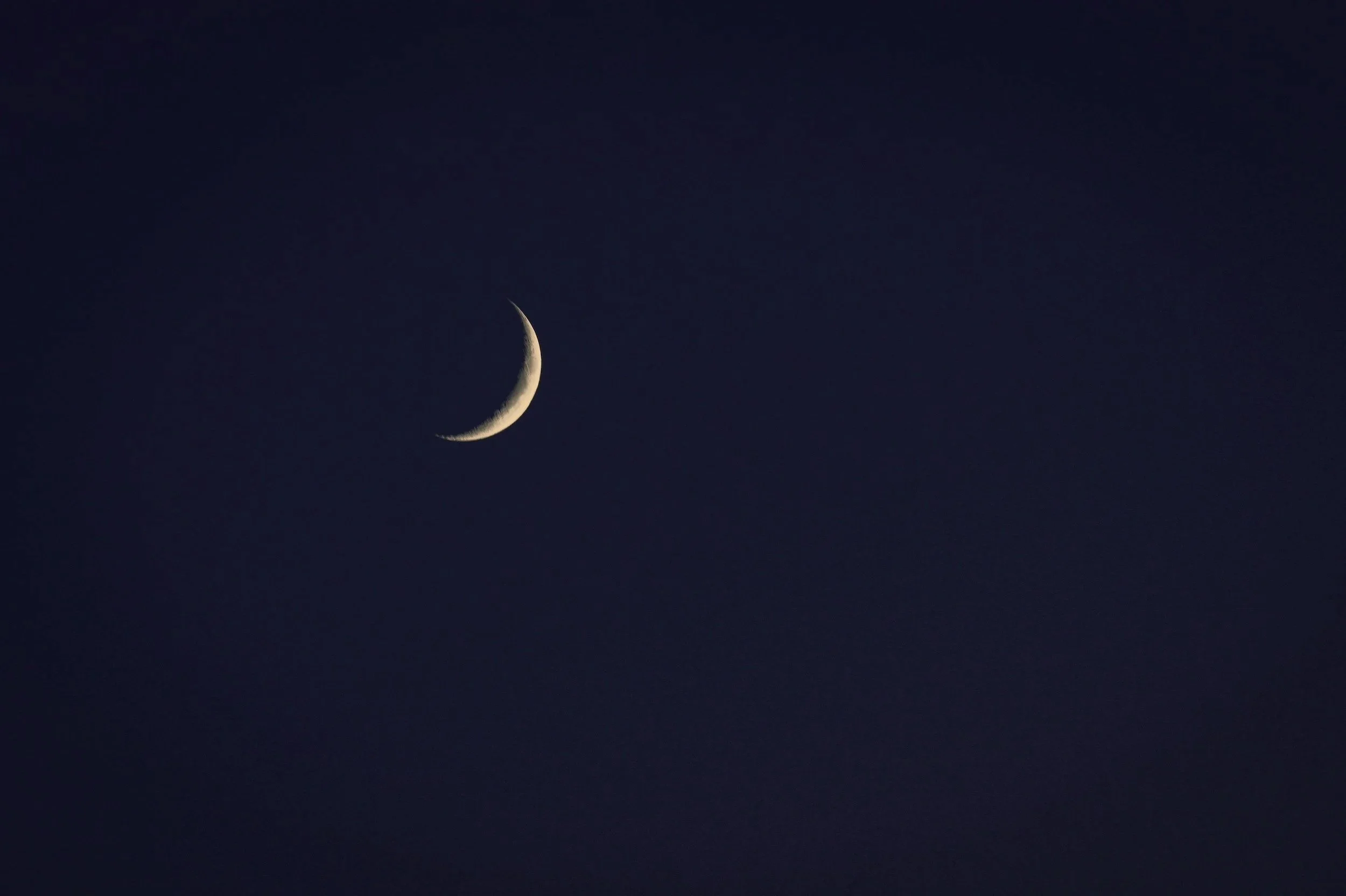 S6-moon-crescent-2734.jpg