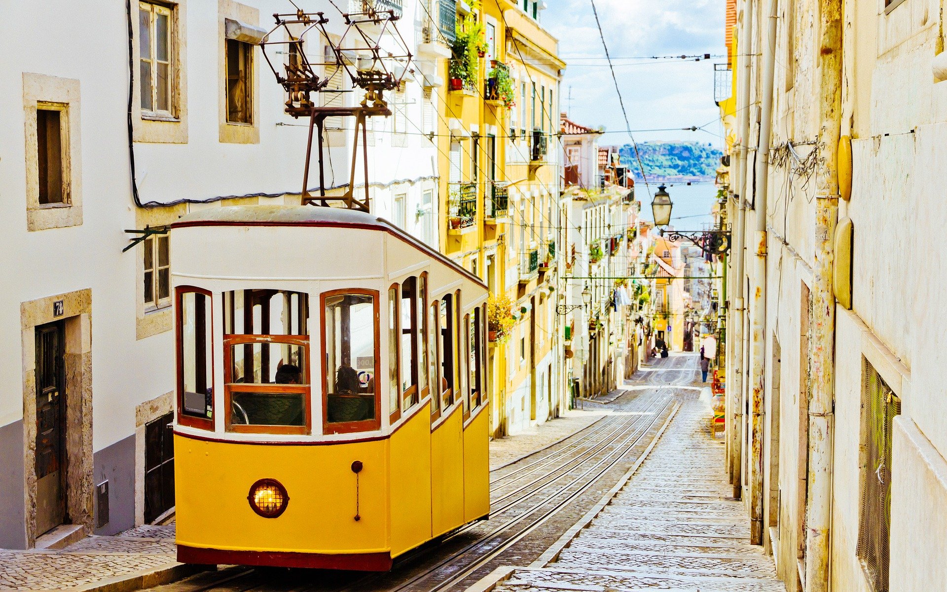 Lisbon trolly- Pixabay.jpg