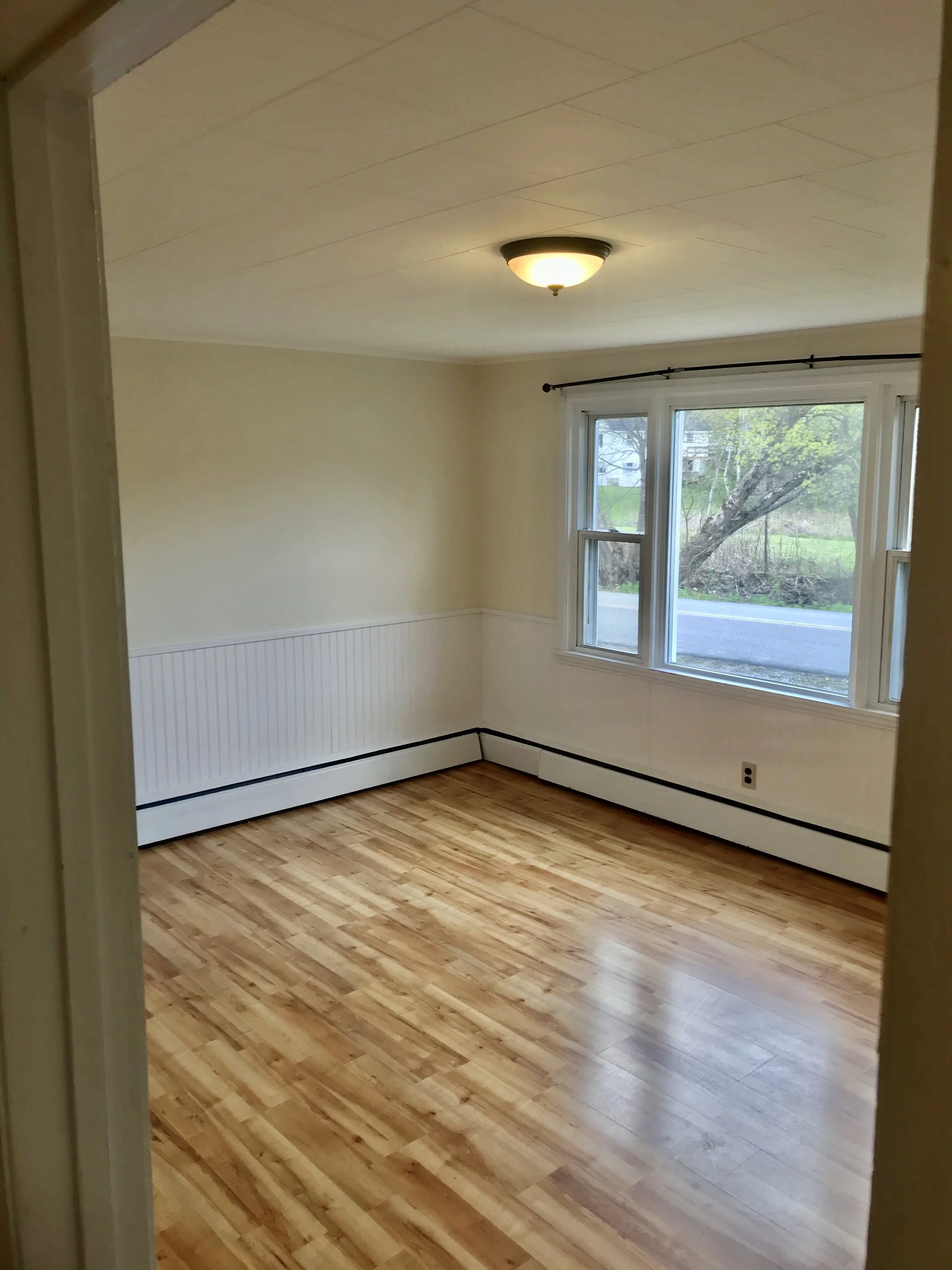 outdoor winter living space for rent on 3 Bedroom Apartments Rentals In Castleton