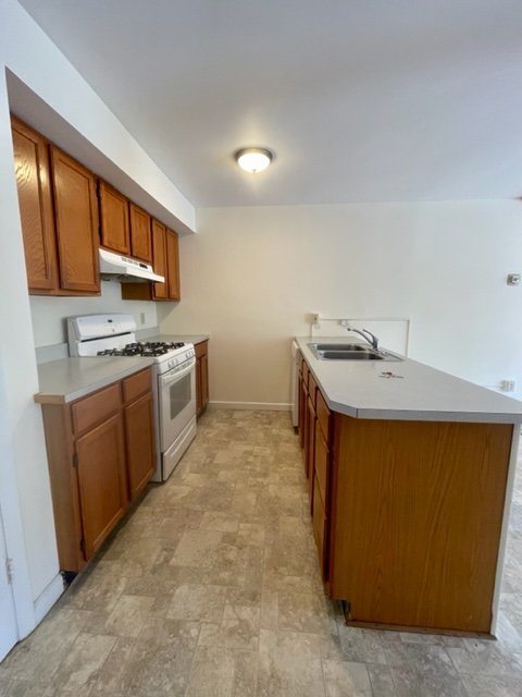 dugans2.kitchen2.jpg