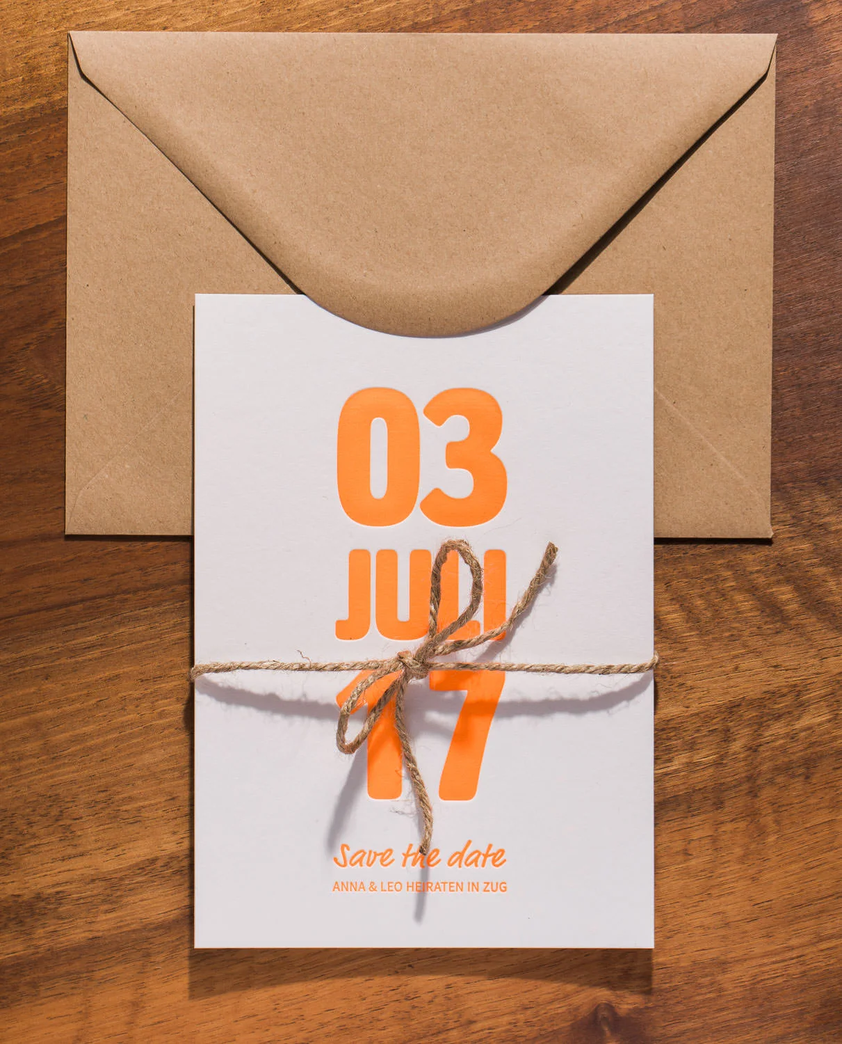 maleana-hochzeitskarten-mit-letterpress-neon-orange-006.jpg