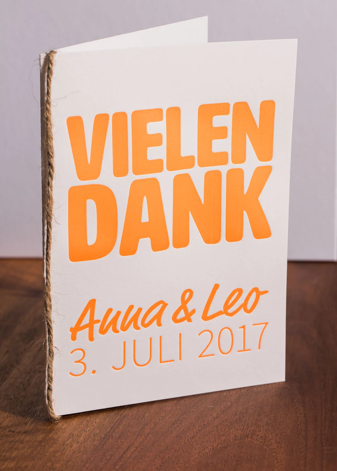 maleana-hochzeitskarten-mit-letterpress-neon-orange-008.jpg