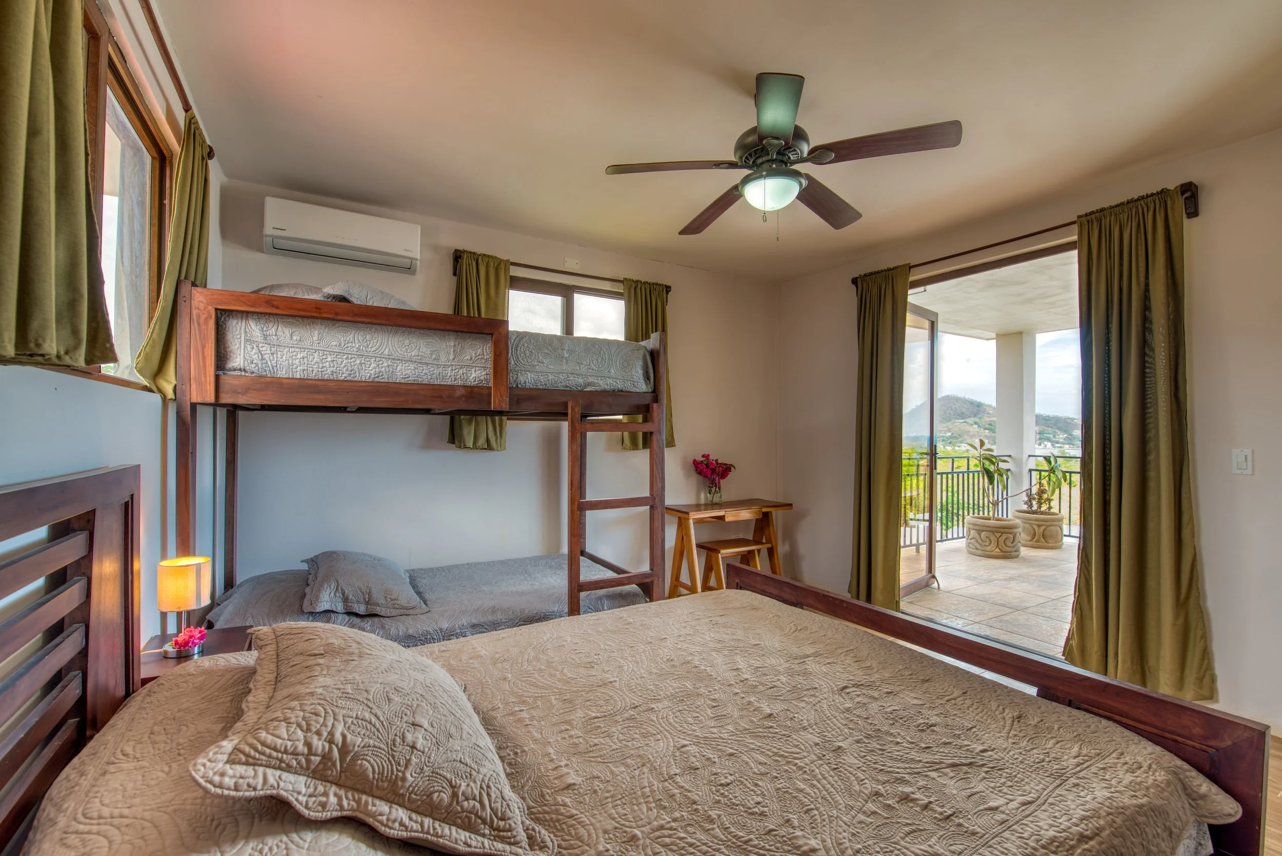 bedroom 2.jpeg