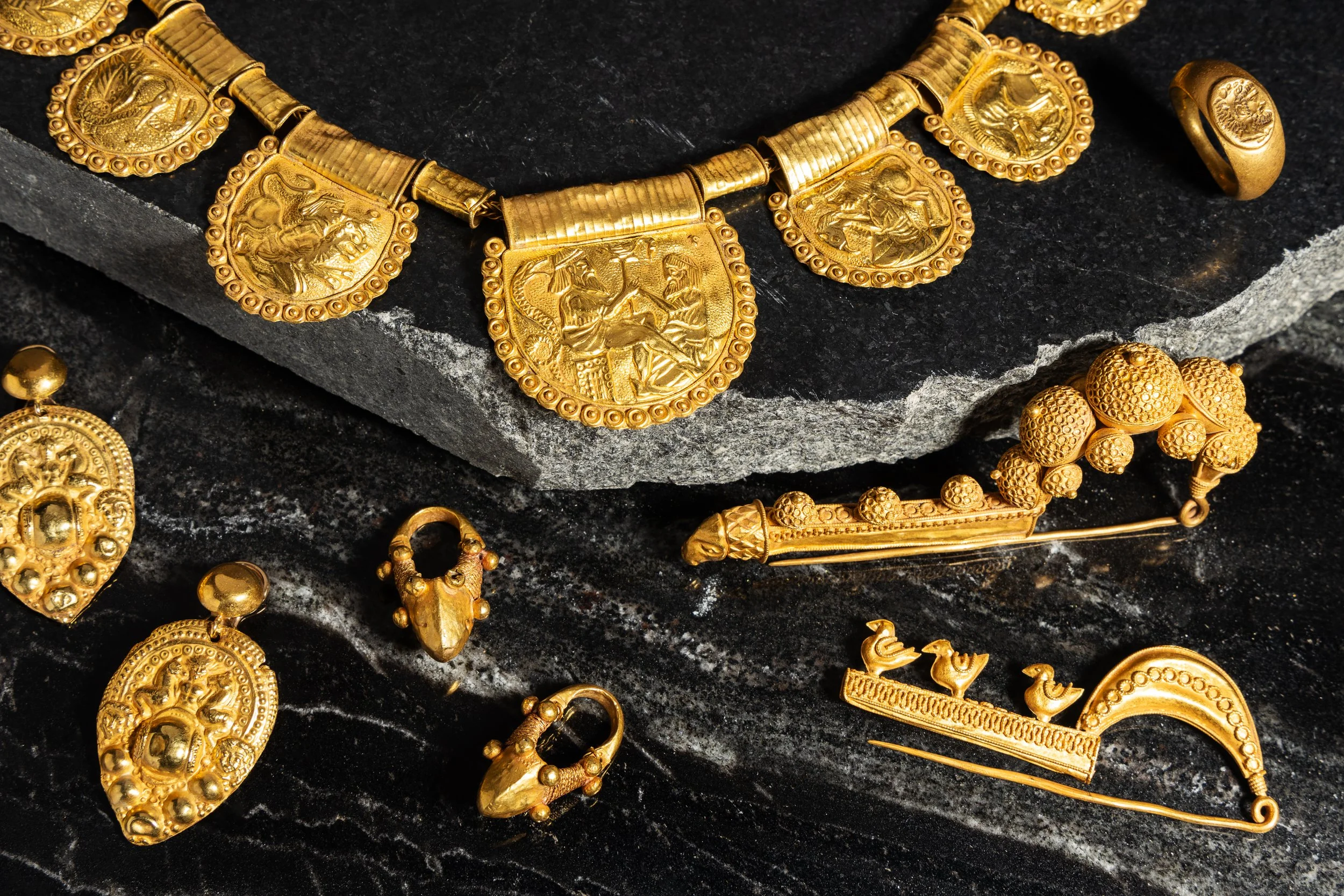 JWLS_THROUGH_AGES_2024_Sale1315_1316_Banner_Detail-3.jpg