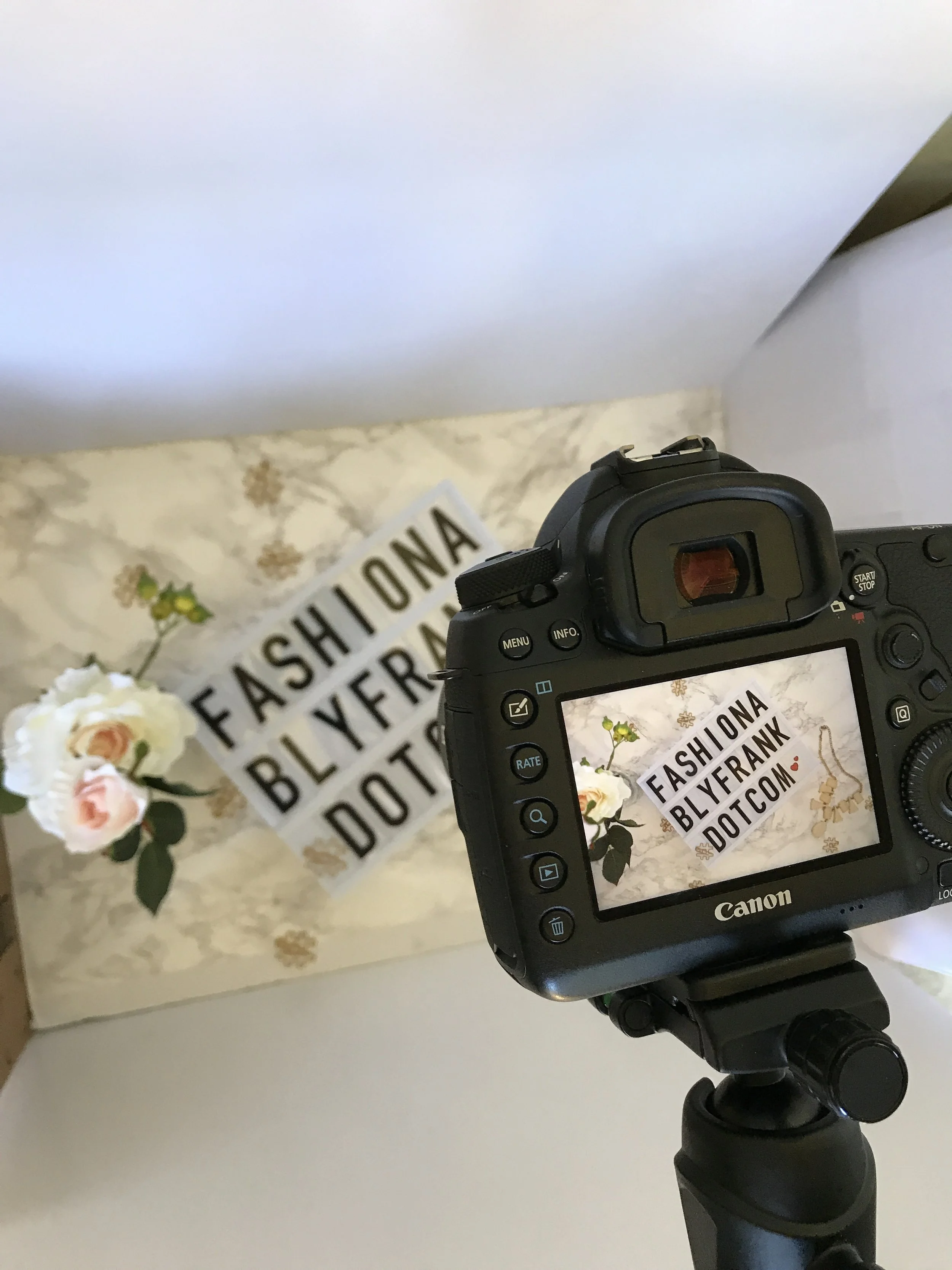 How to Create a Fake Marble Flat Lay