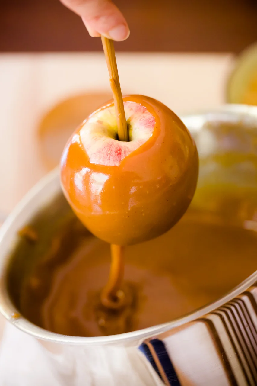 Caramel-Apples-04.jpg