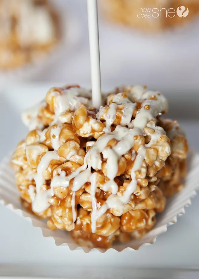 Pumpkin-spice-caramel-popcorn-balls-with-white-chocolate-drizzle-10.jpg
