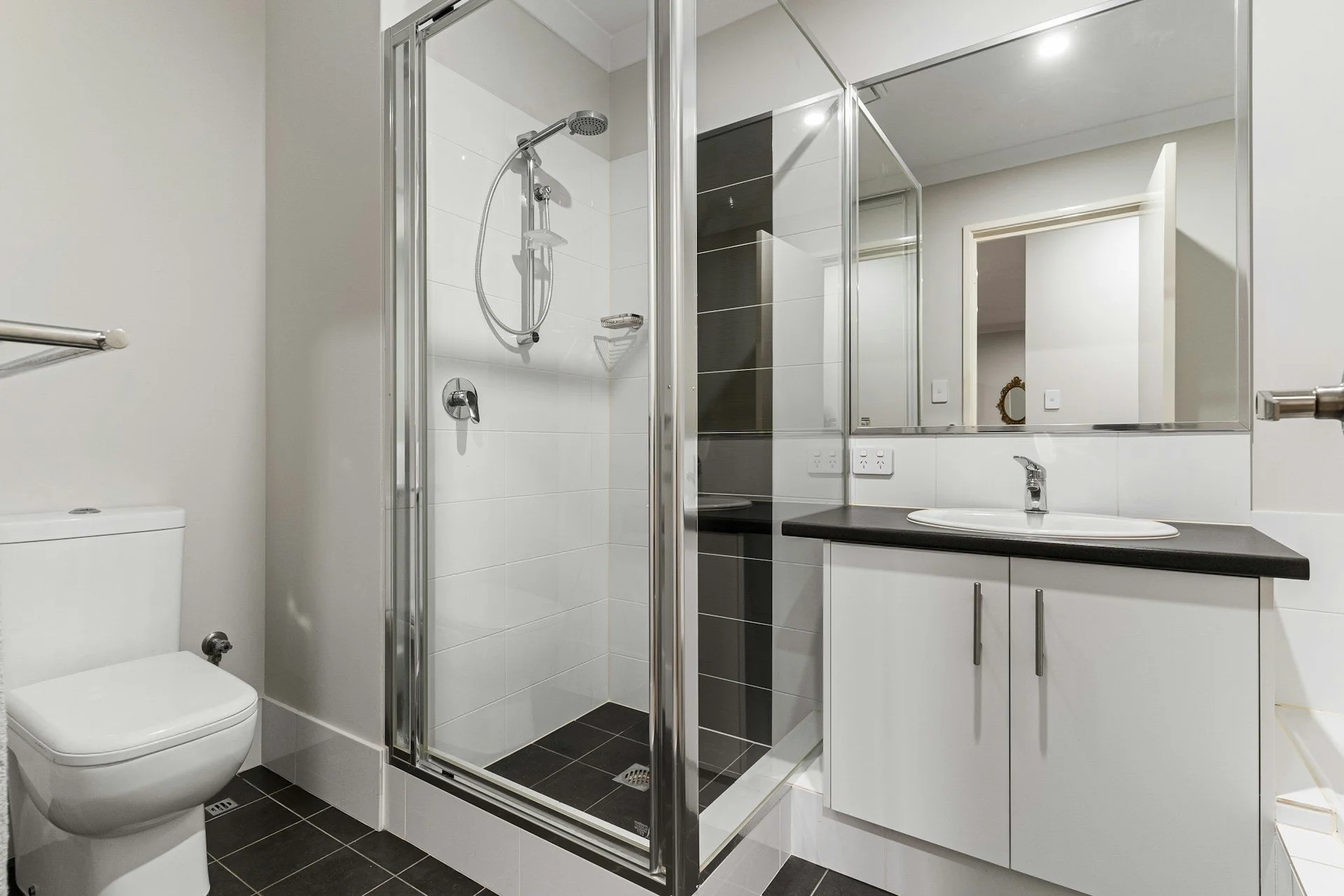 How to Modernize Your Bathroom Layout