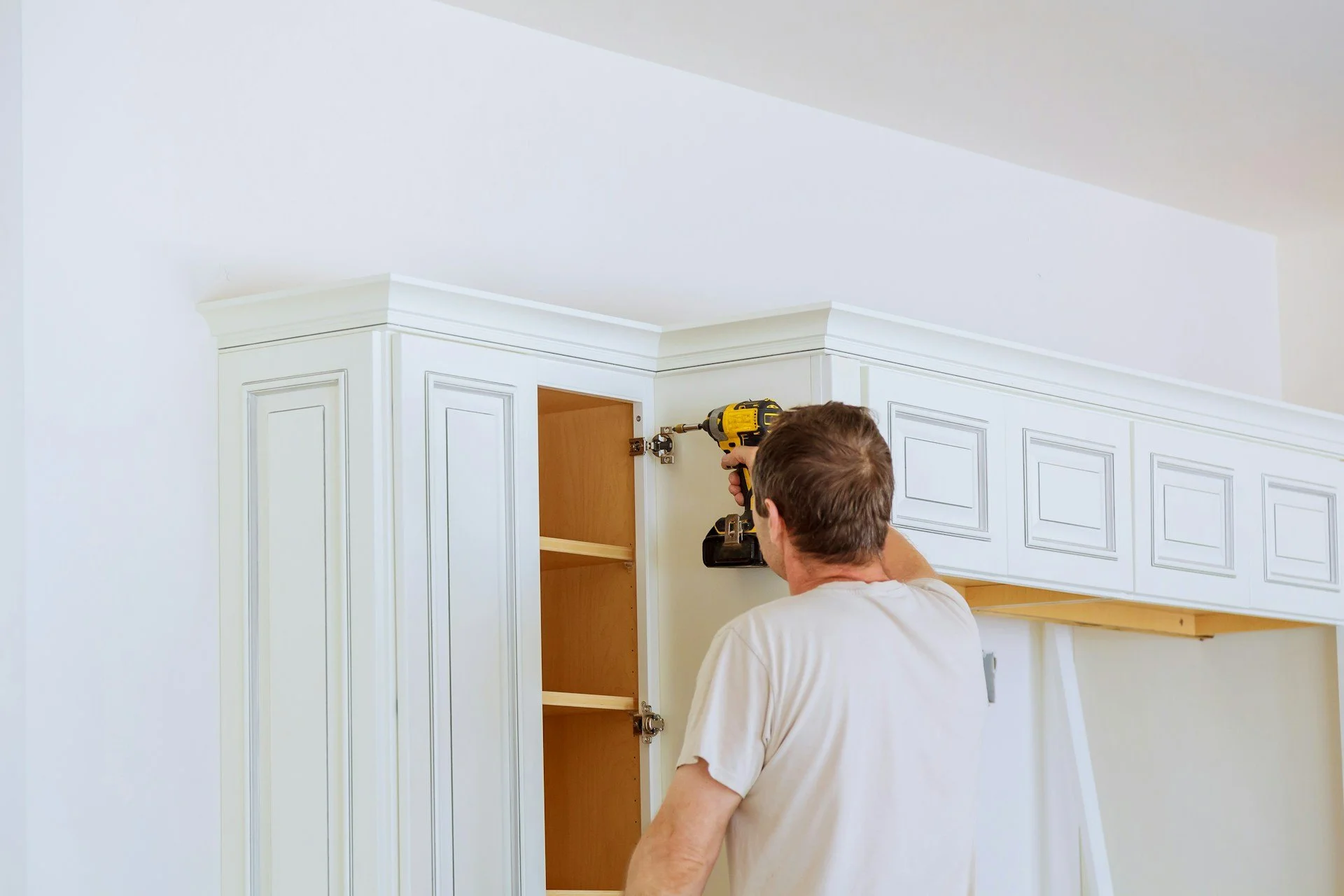 Cabinet Refacing vs. Full Replacement in Northern VA