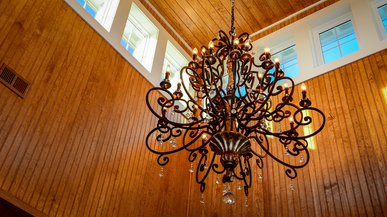 ER009-chandelier.jpg