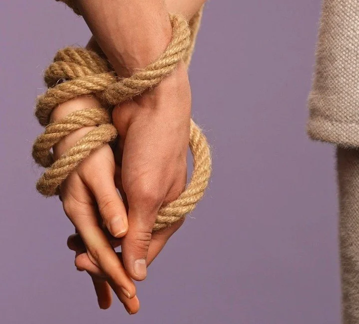 Just published a new article on the difference between codependency and healthy dependency &mdash; and why knowing the distinction matters for building secure, balanced relationships.
If you&rsquo;ve ever wondered whether your needs are &ldquo;too mu
