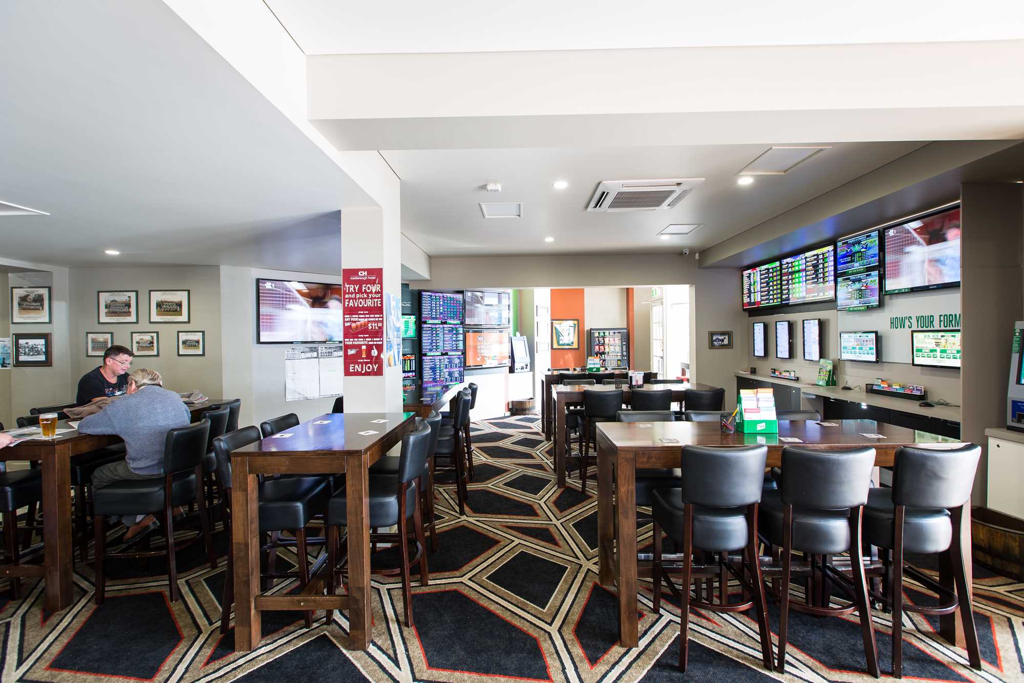 Castlereagh Hotel 3