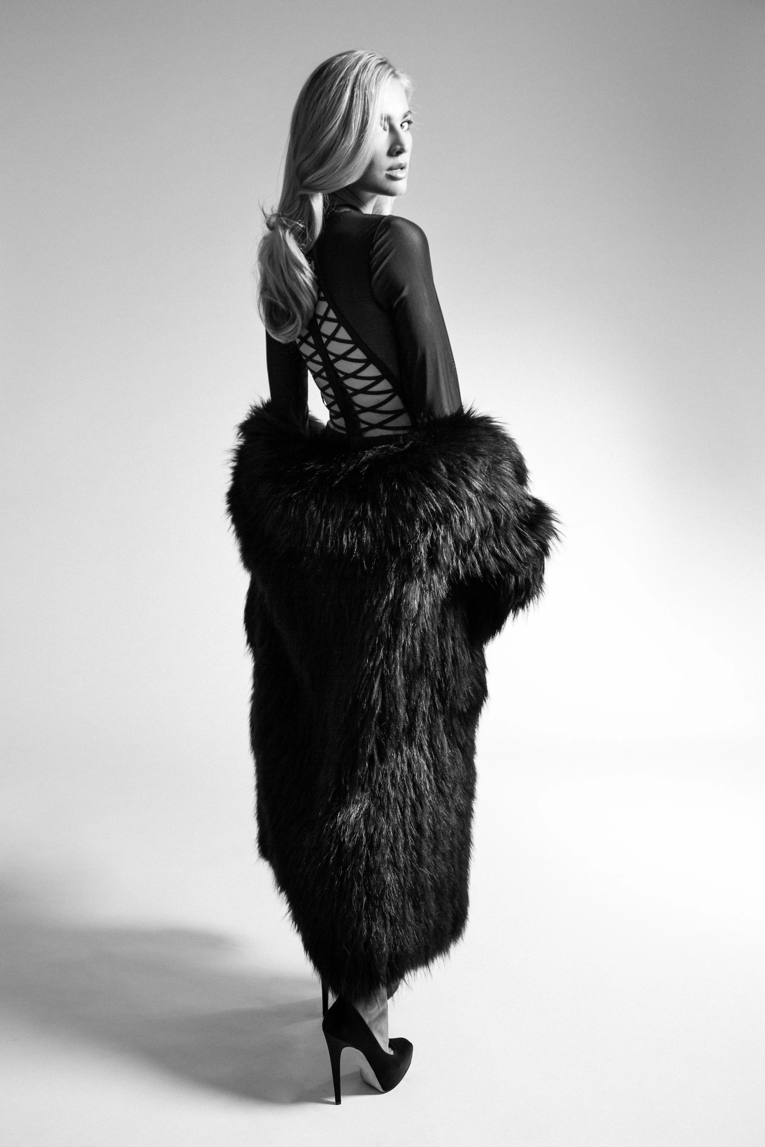 UniteBlowout-OuttakesShelby-NikiCram-1 (1).jpg