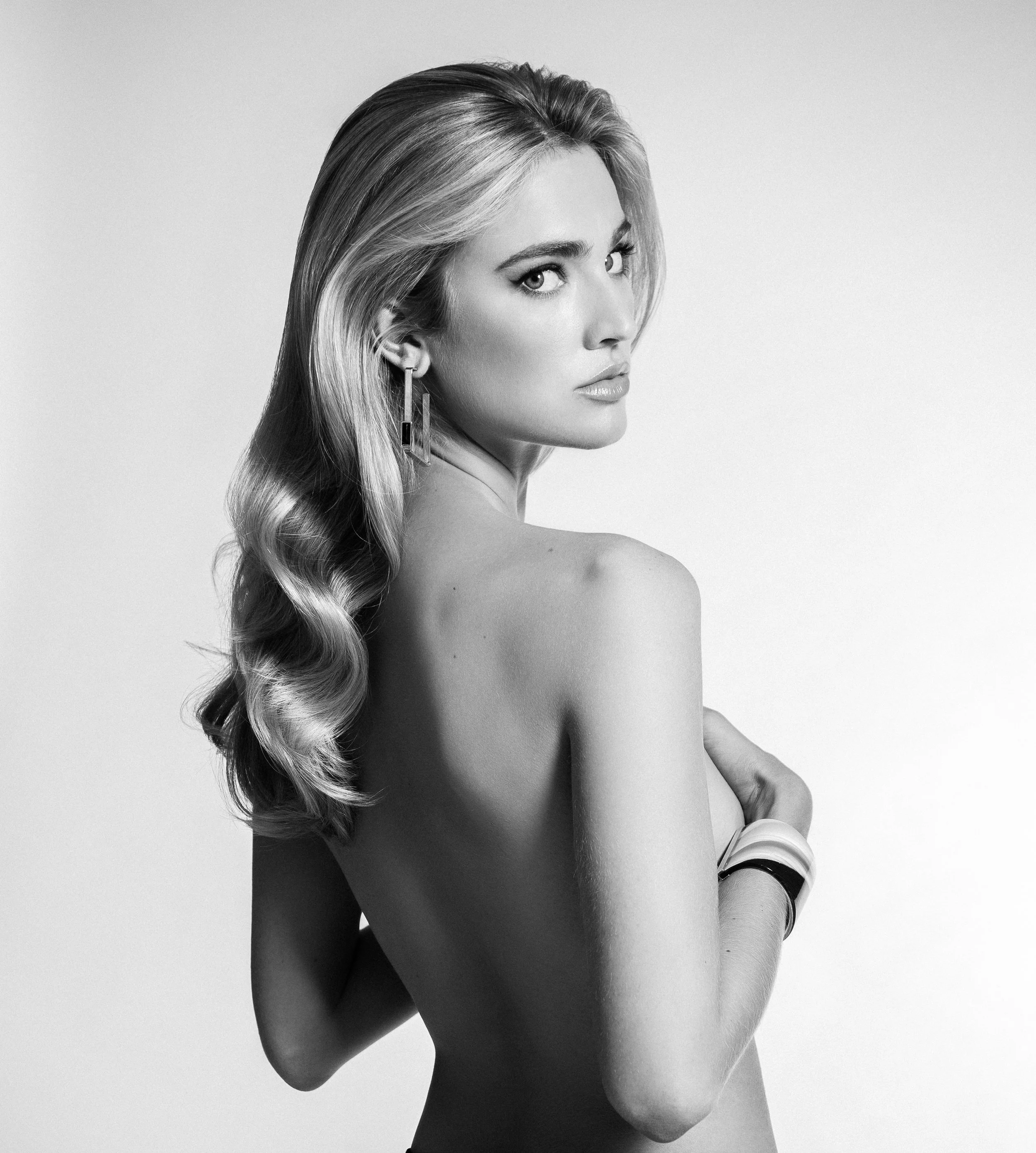 UniteBlowout-OuttakesShelby-NikiCram-10 (3).jpg