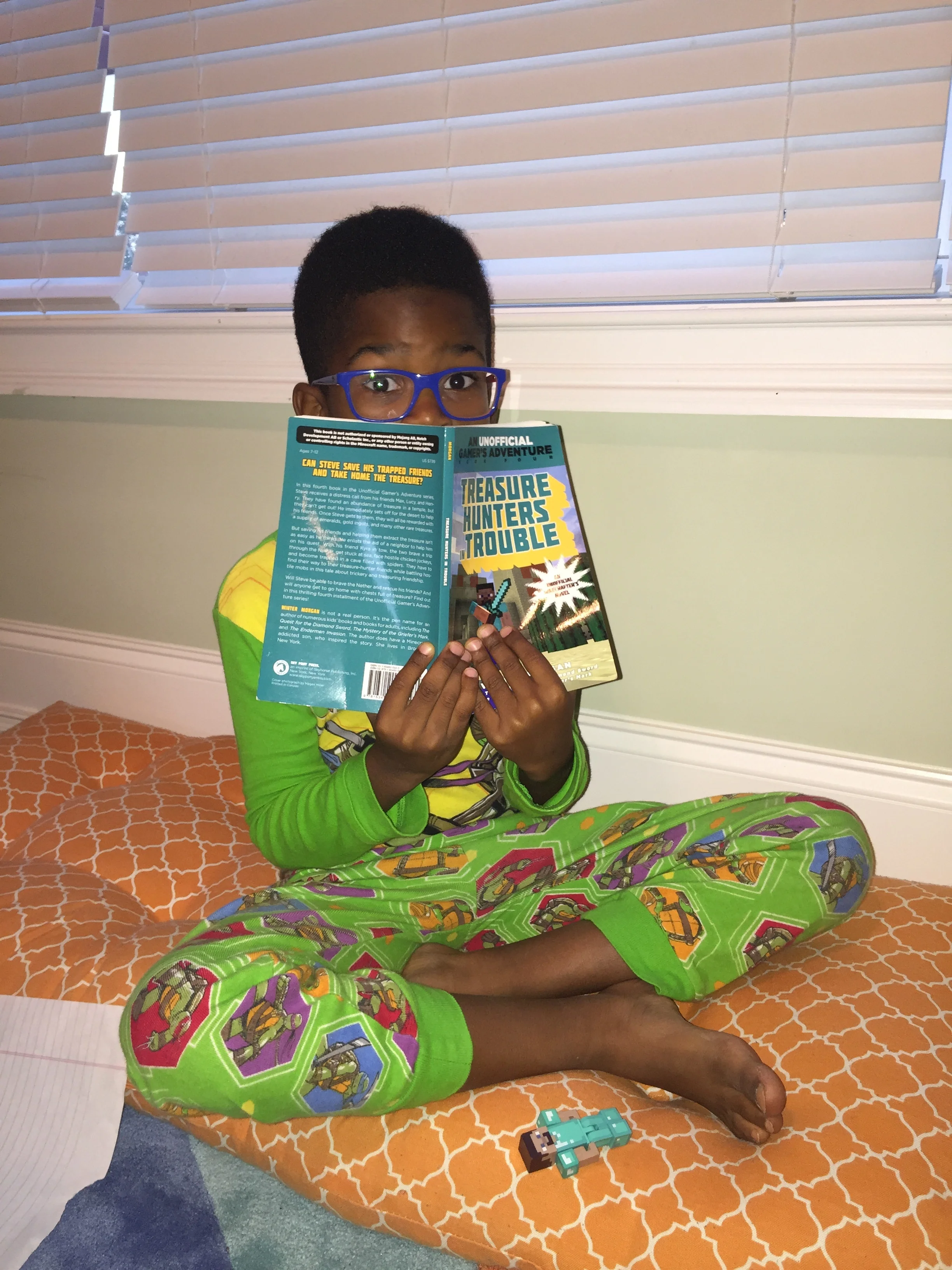 "Treasure Hunters in Trouble" 