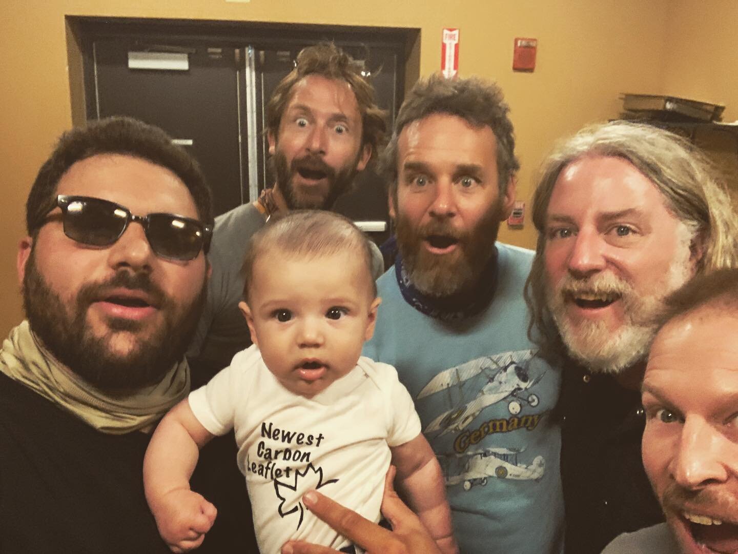 The little dude got to meet the fellas for the first time yesterday.  Such a fun day playing tunes at.  @tupelomusichall 

#ontourwithjhumps #carbonleaf