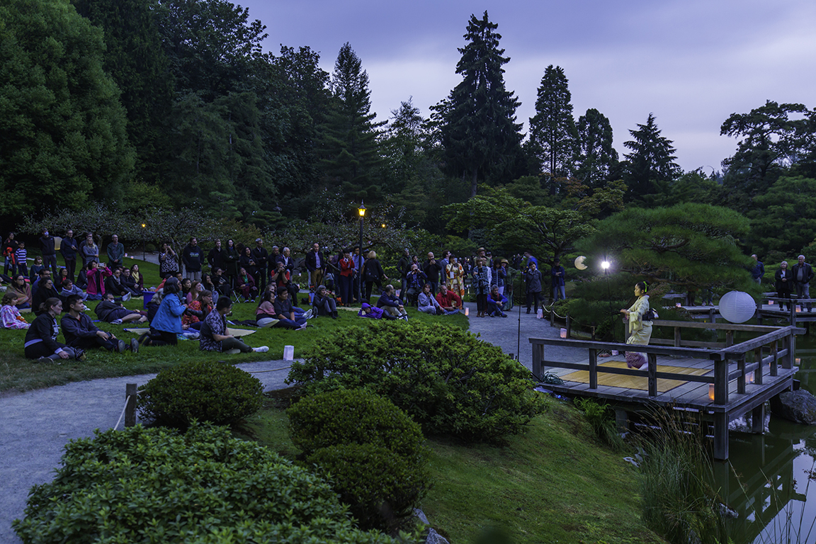 An ensemble of two dances "Gomangoku" and "Nekoja Nekoja" were performed by Kira Kusumi under the direction of Fujima Fujimine (Photo by SlickPix Photography)