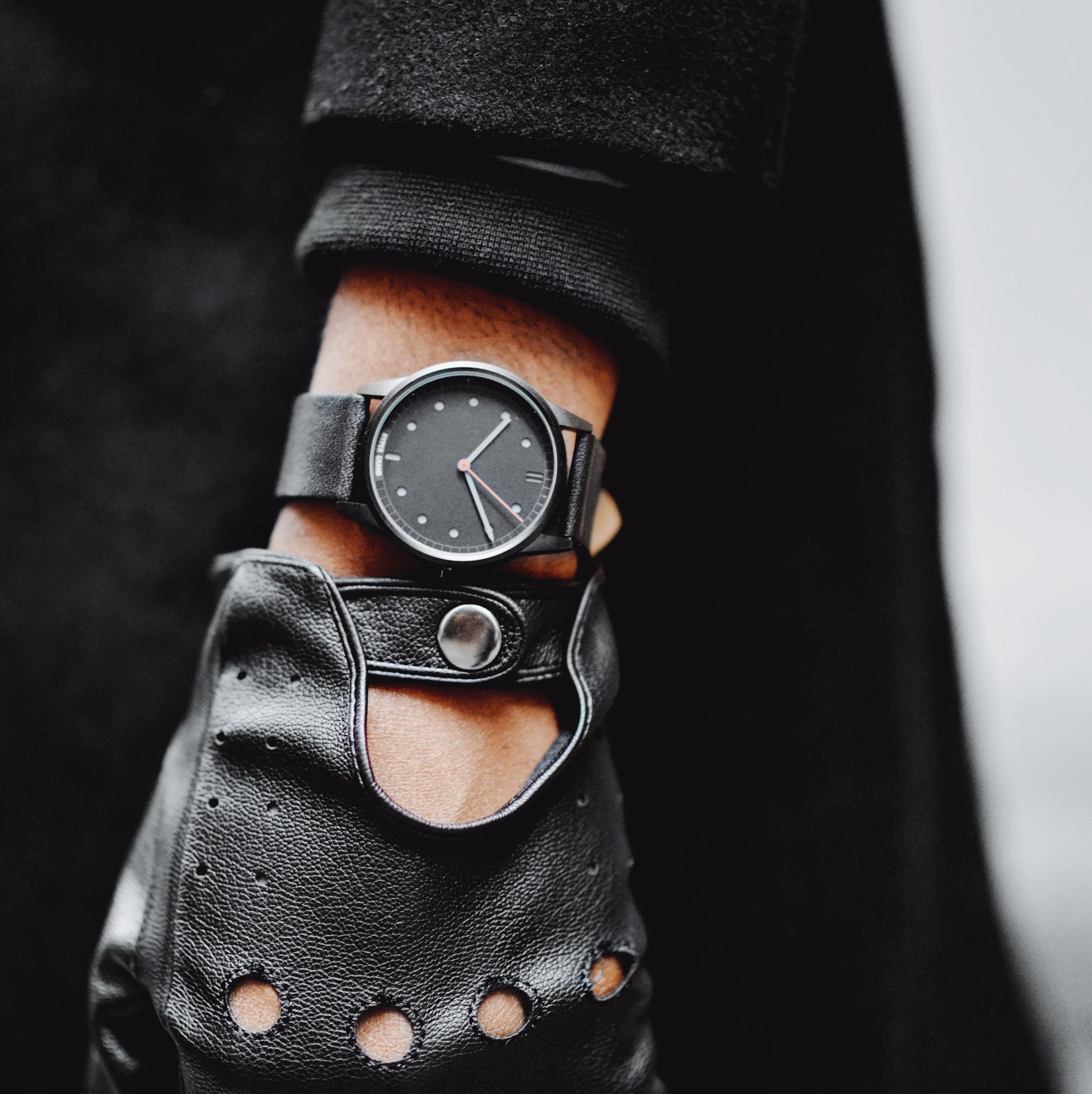 The-Look-Principle-Black-Overcoat-In-The-Winter.jpg