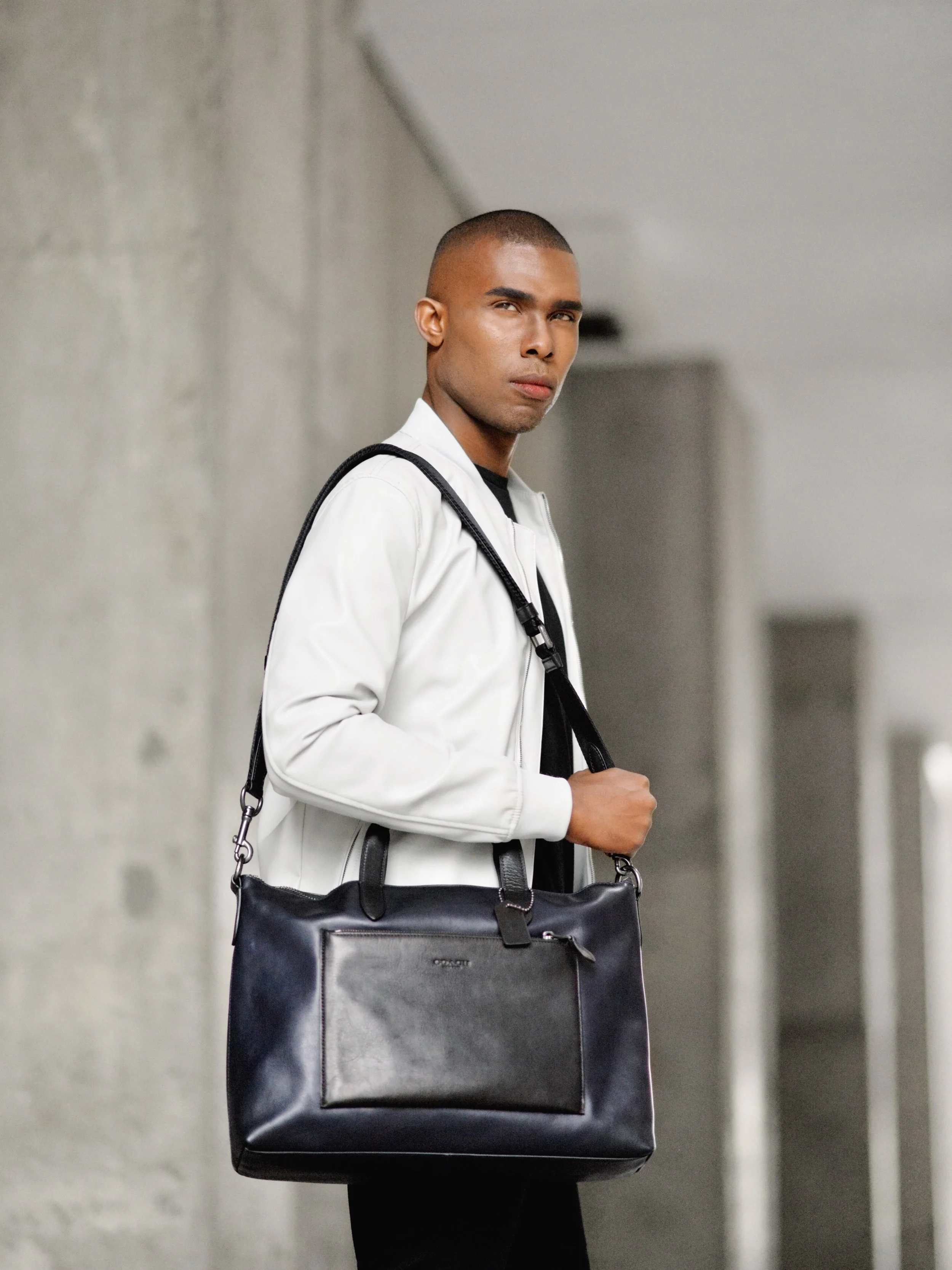 The-Look-Principle-Coach-Spring-2017-MANHATTAN-brief-in-sport-calf-leather.jpg
