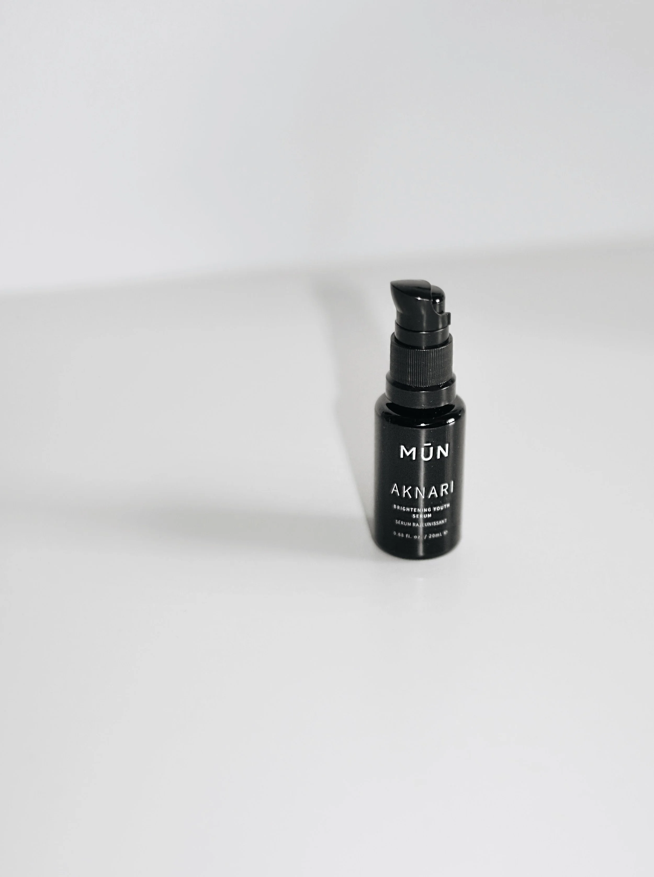 The-Look-Principle-Mun-Aknari_Brightening-Youth-Serum-2.jpg
