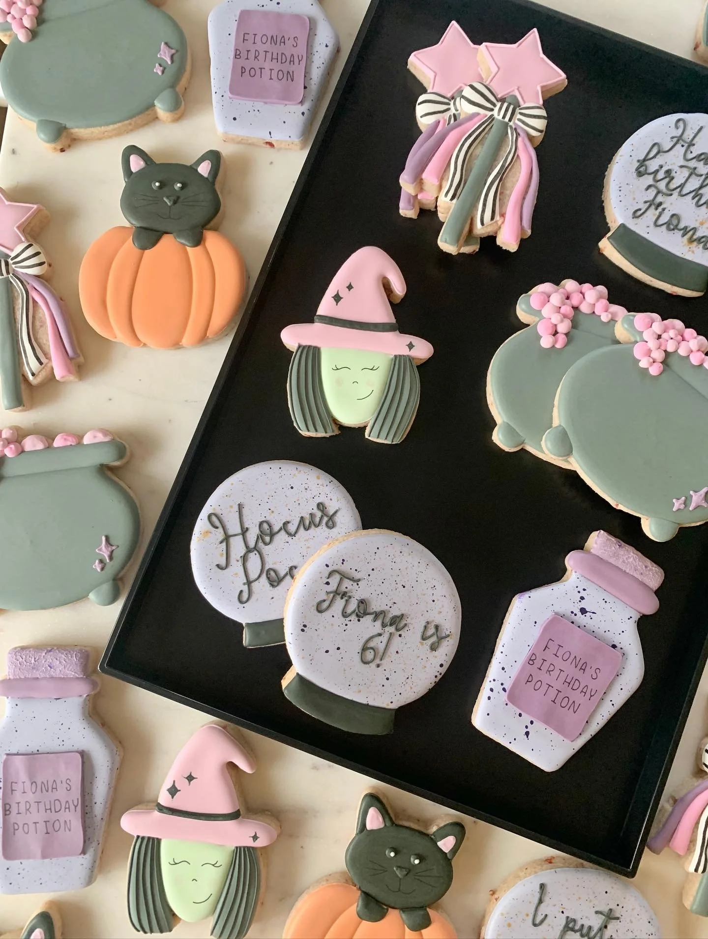 Witchy, whimsy, and SIX! I&rsquo;ve been making cookies for Fiona since she turned two and her birthday vibes are always immaculate! Another amazing theme and perfect to share on Halloween. Stay witchy, friends!
.
.
.
#customcookies #ctartist #ctarti
