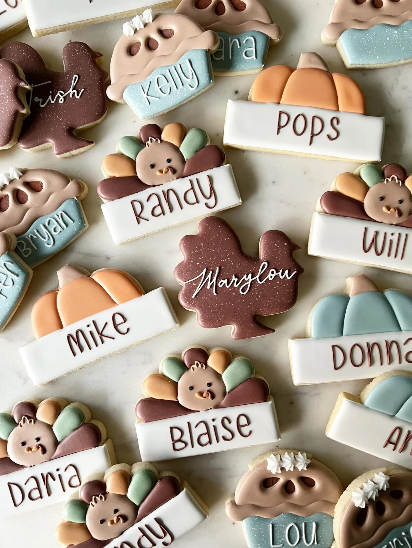 Wishing you all a very happy Thanksgiving! Grateful is an understatement - thank you for all the support that allows me to make cookie art day after day! 🍪🫶🏼
.
.
.
#fairfieldct #fairfieldcounty #fairfieldcountycookies #fairfieldctcookies #cookiear