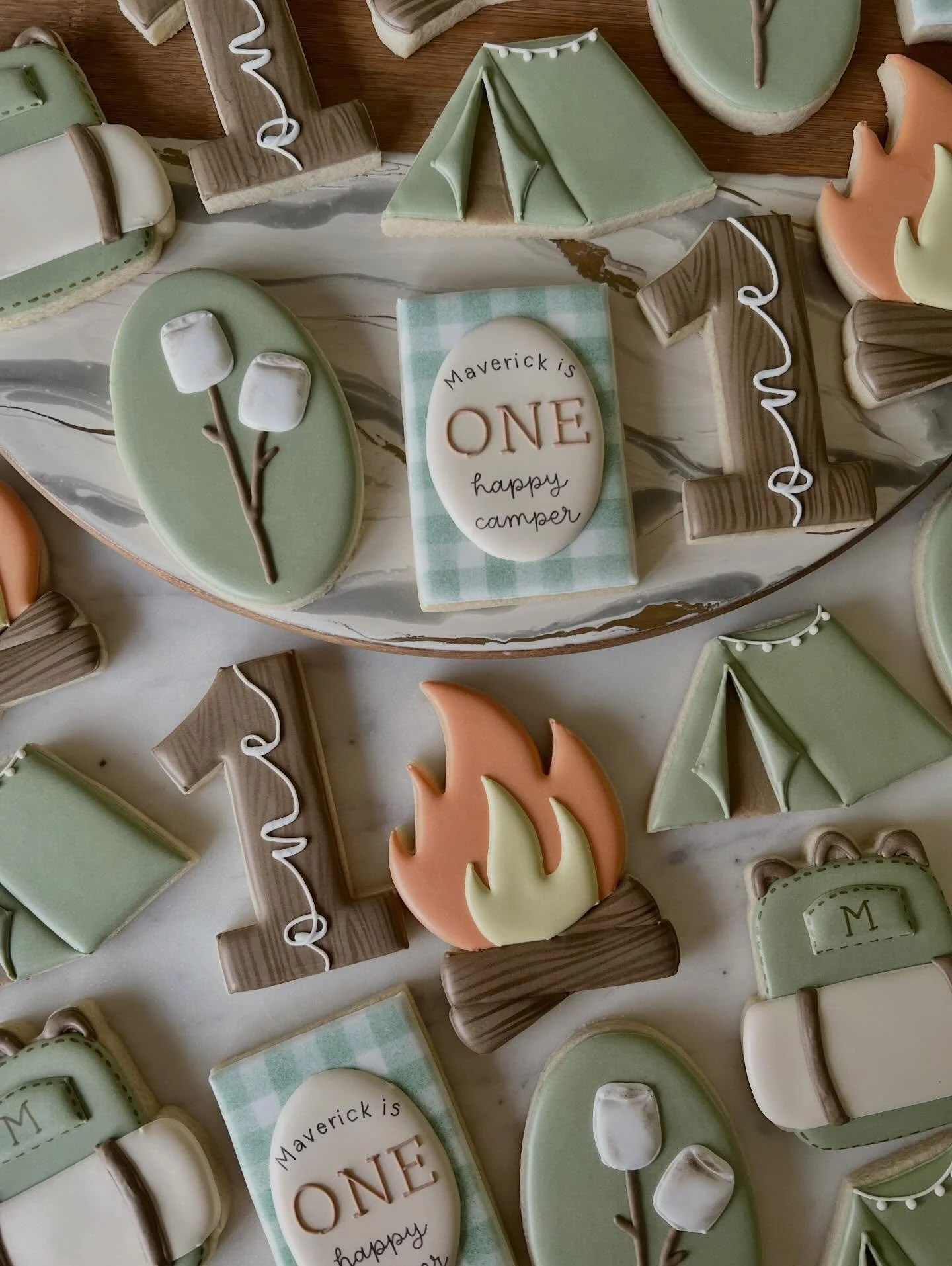How do you like your marshmallow - lightly toasted, or right in the camp fire?! 
.
.
.
#cookieart #ctcookies #fairfieldct #fairfieldcounty #customcookies