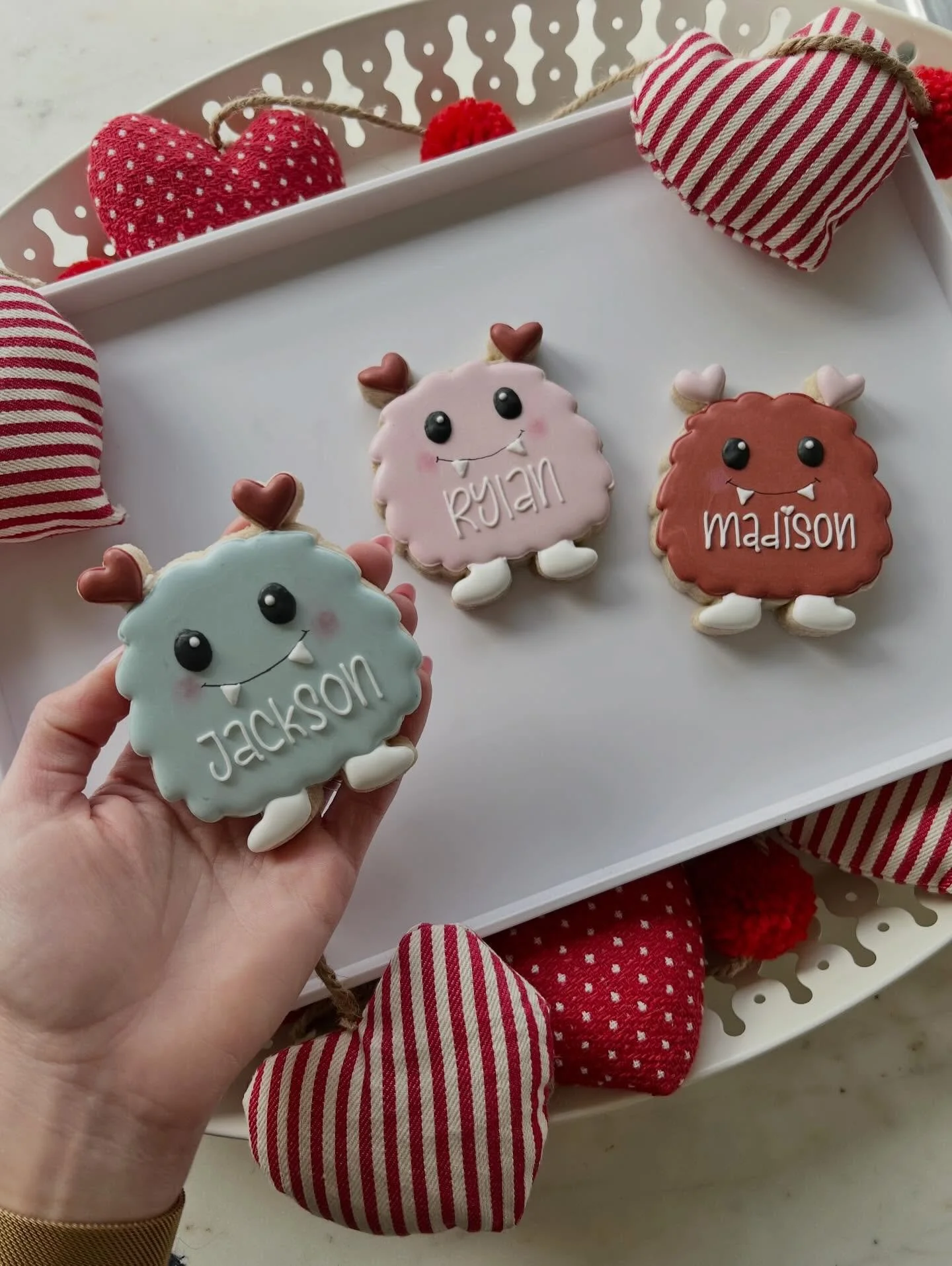 Valentine&rsquo;s Day cookies are here and they are pretty darn cute! ☺️ Lots more options available on our website, this holiday drop is available until I hit capacity. 
I am also hard launching a new product this week, cake pops! With every $25 coo