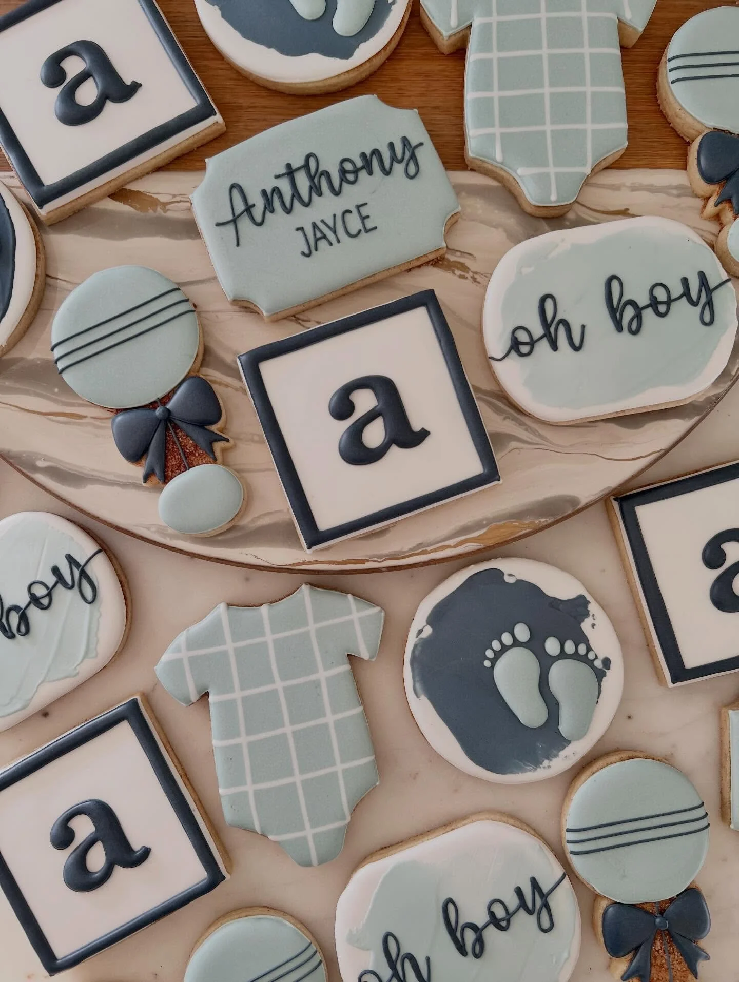 Proof that you don&rsquo;t need a specific theme to have amazing cookies! 
.
.

.
#fairfieldct #fairfieldcountyct #ctcookies #cookieart #babyshowercookies