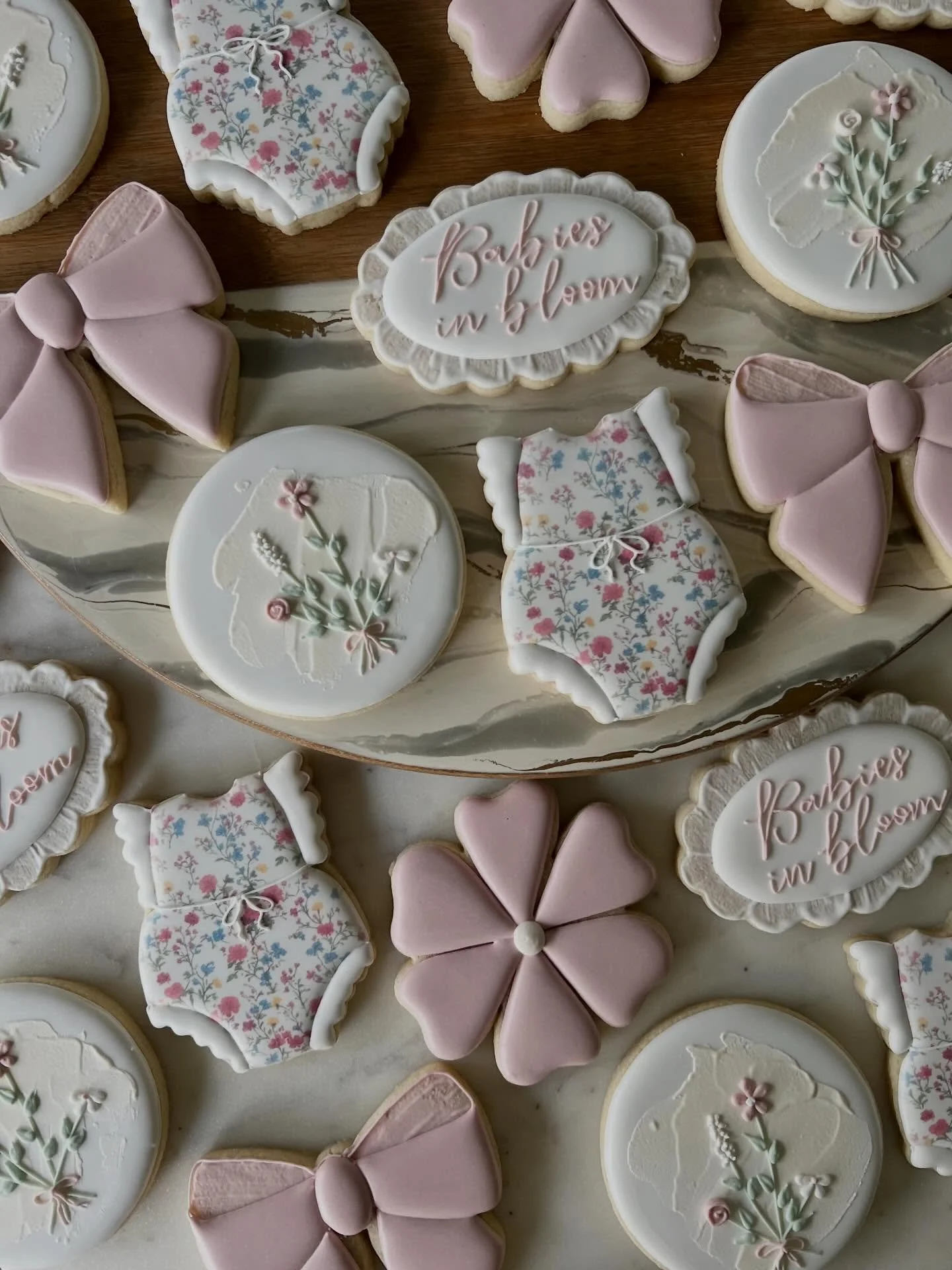 When your friend is pregnant with TWINS you better show up with cookies in hand! 🌸
.
.
.
#fairfieldct #fairfieldcountyct #ctbakery #ctcookies #cookieart