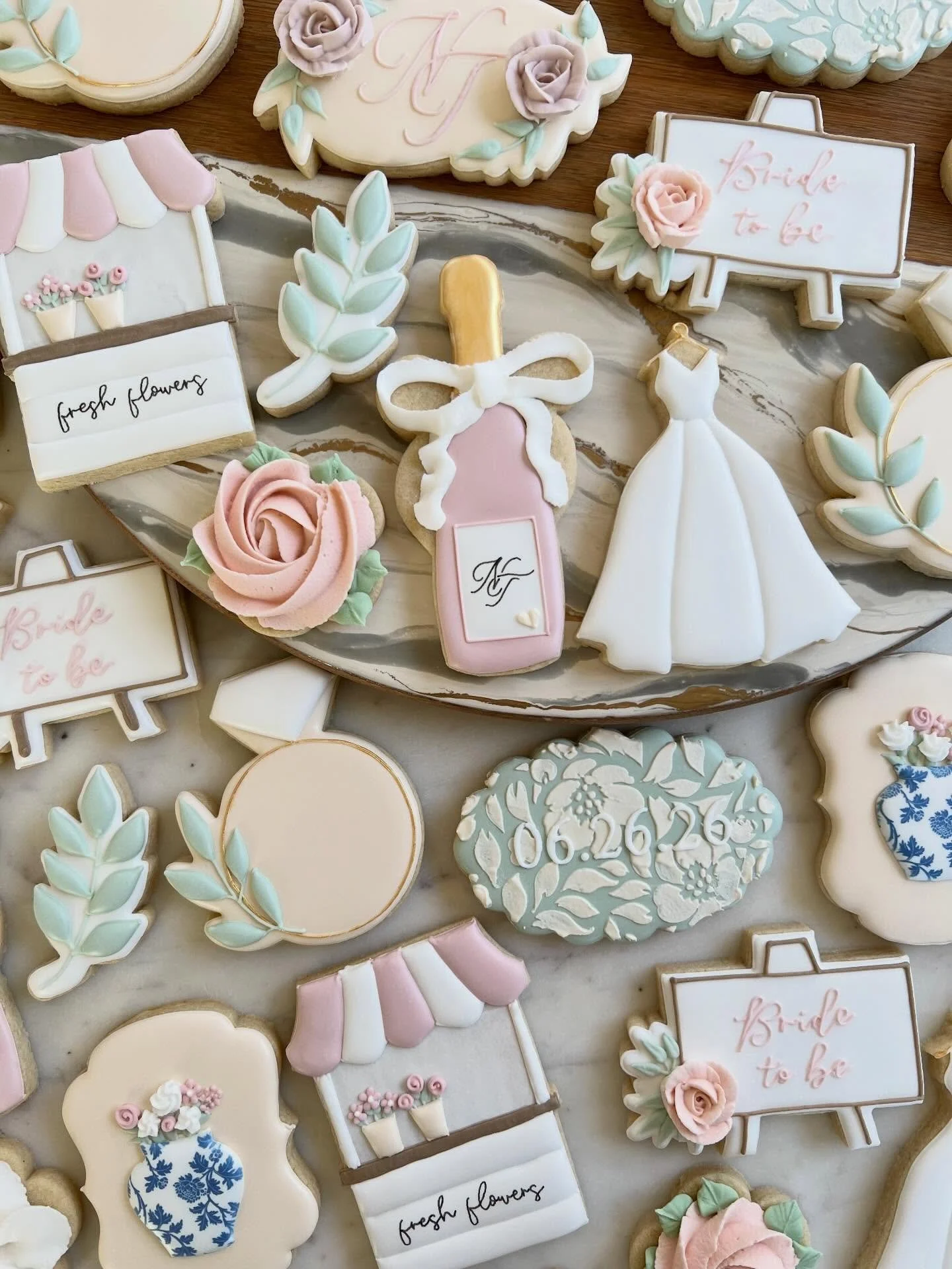 Springy and floral bridal shower cookies? Sign me up!! 
.
.
.
#fairfieldct #fairfieldcountyct #ctcookies #ctbakery #ctwedding